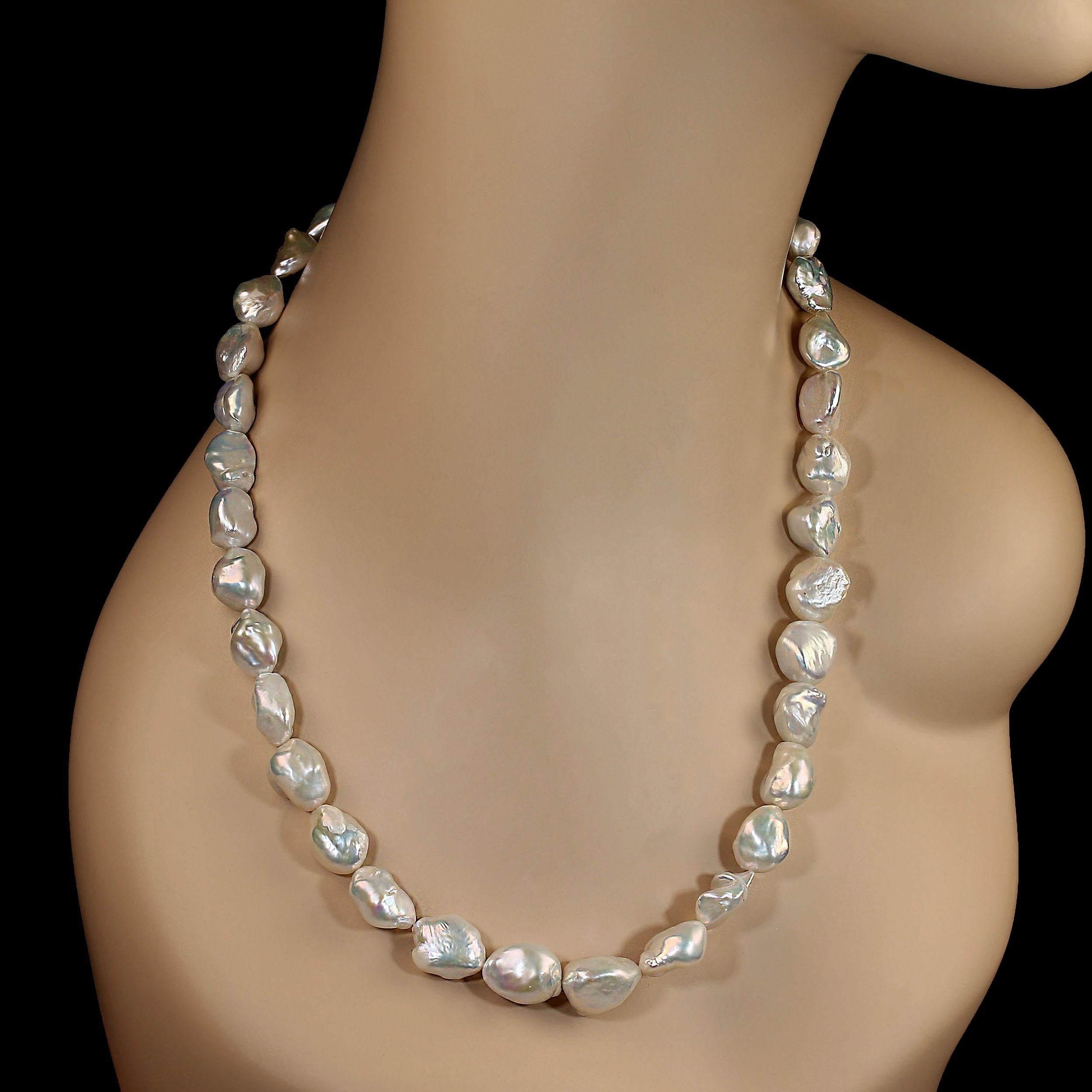AJD Collar de Perlas Keshi Blanco Cremoso Iridiscente de 22 Pulgadas en venta 3