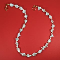 AJD Collana di perle bianche a forma di goccia di lacrima da 20 pollici con accenti dorati