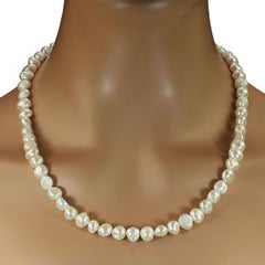 22-Zoll-Creamy White Pearl Halskette mit Diamant-Verschluss von Aria Jewelry