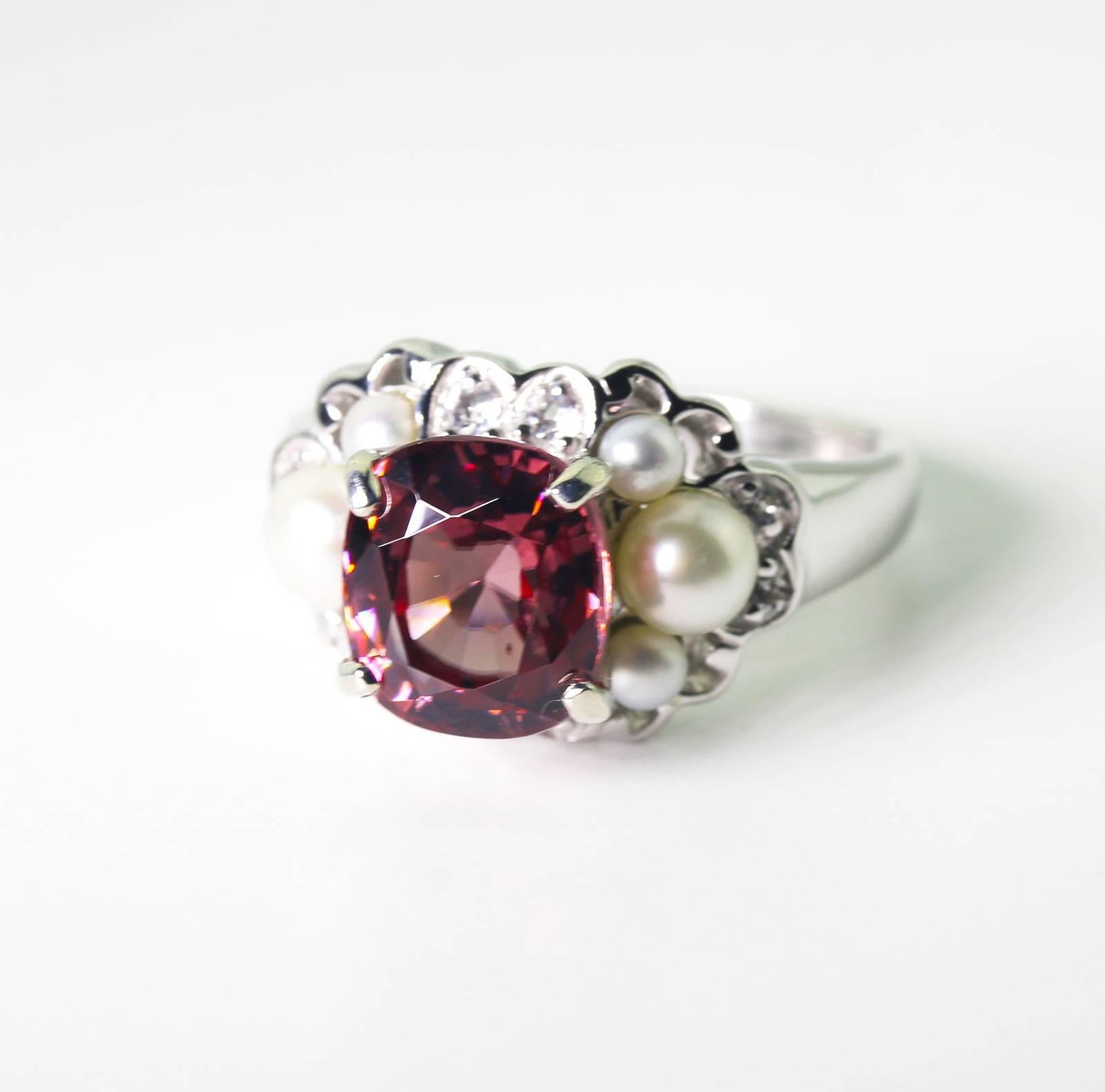 AJD BEAUTIFUL RARE INTENSE 3 Cts Red Zircon & Pearl Ring In New Condition For Sale In Raleigh, NC