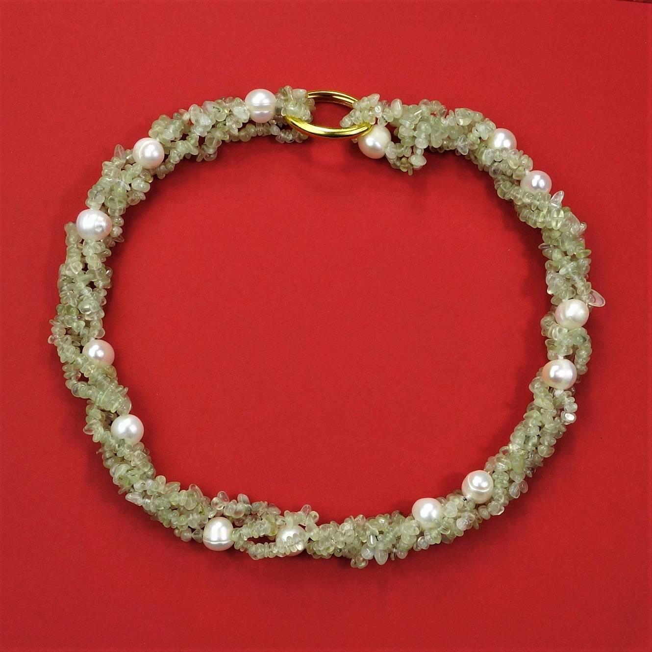 AJD Brazilian Prehnite Polished Chips and Freshwater Pearl Necklace In New Condition In Raleigh, NC