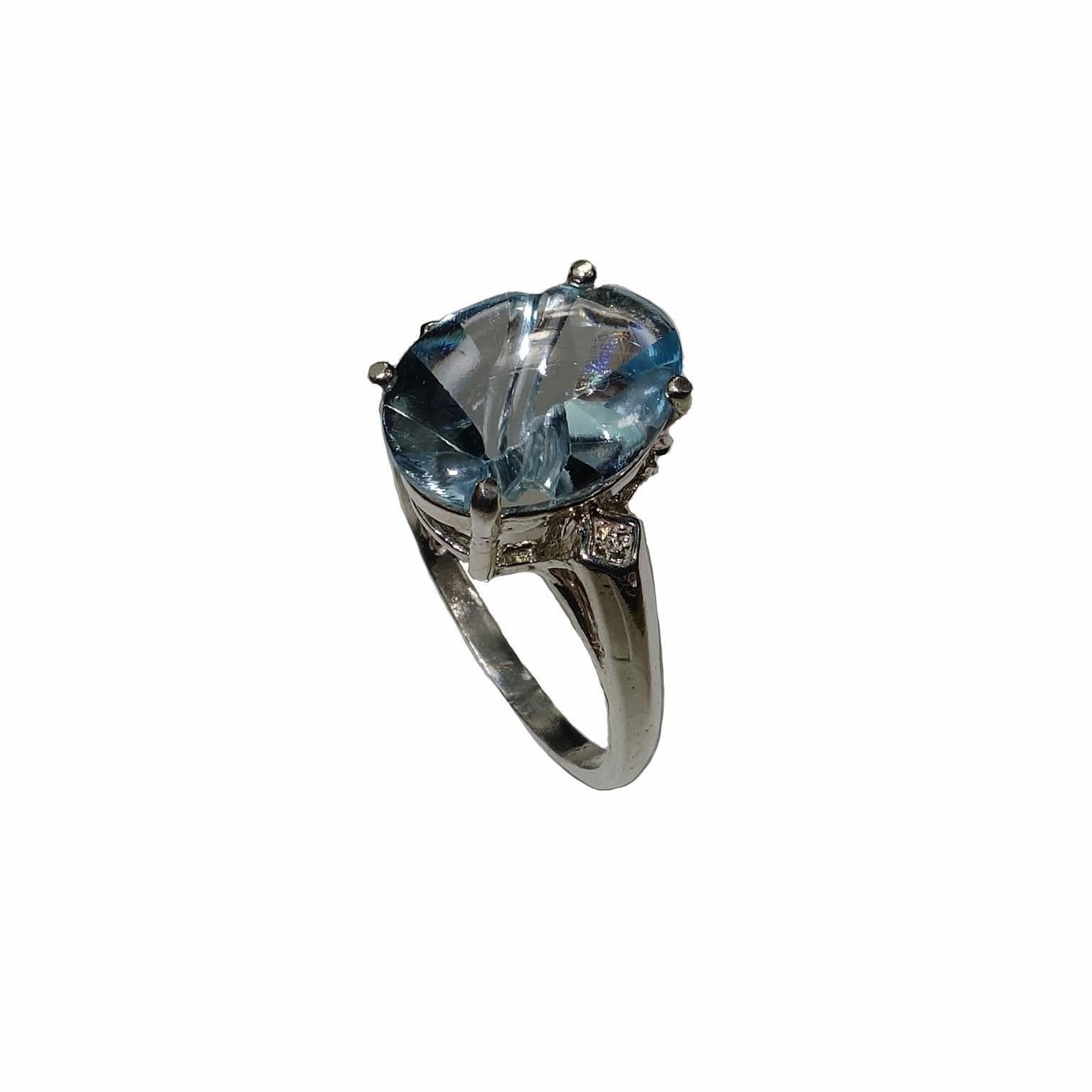 Oval, Fancy cut Blue Topaz and Sterling Silver Ring 2