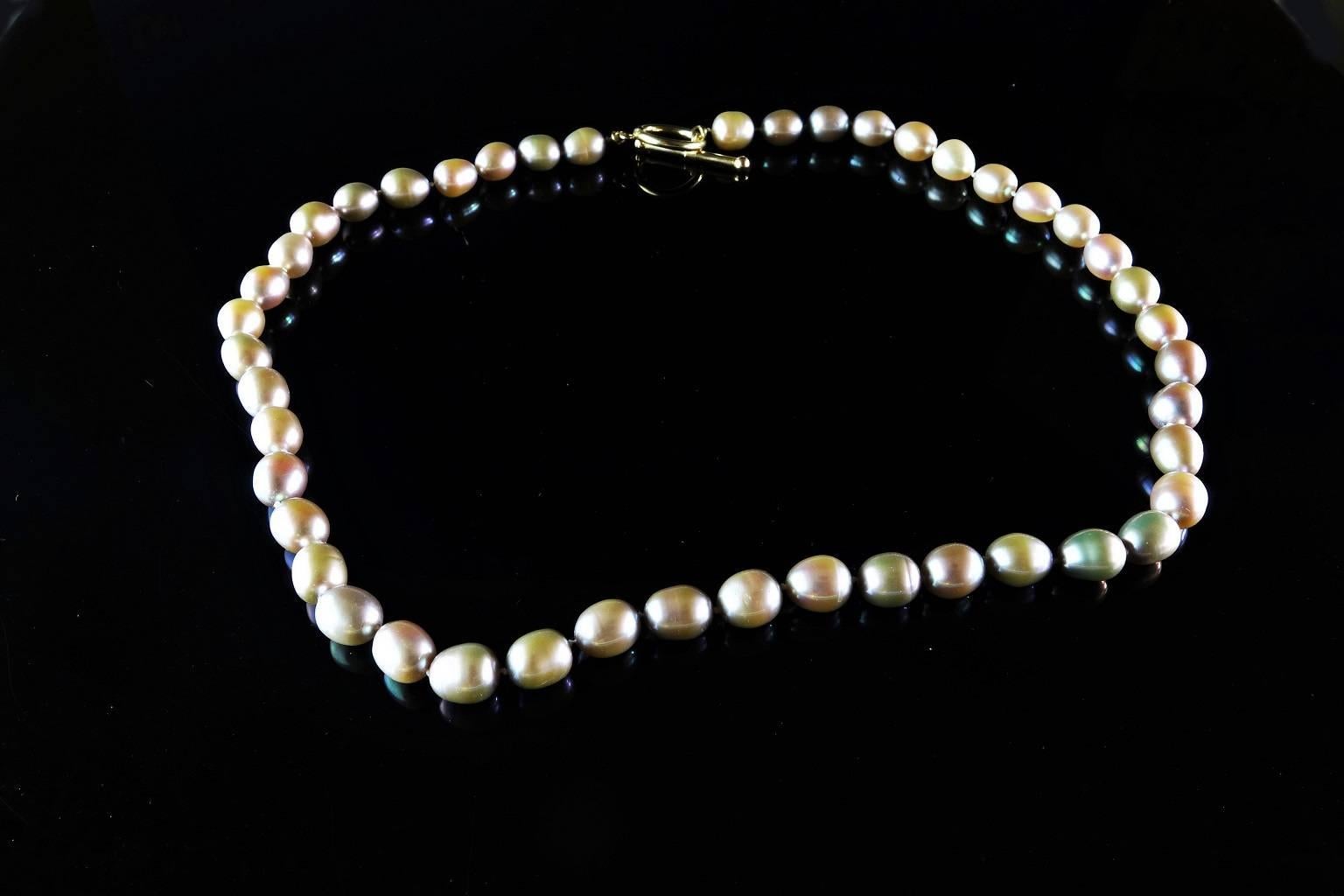 Freshwater Gray Pearl Necklace with 14Kt Gold Clasp In Excellent Condition In Raleigh, NC