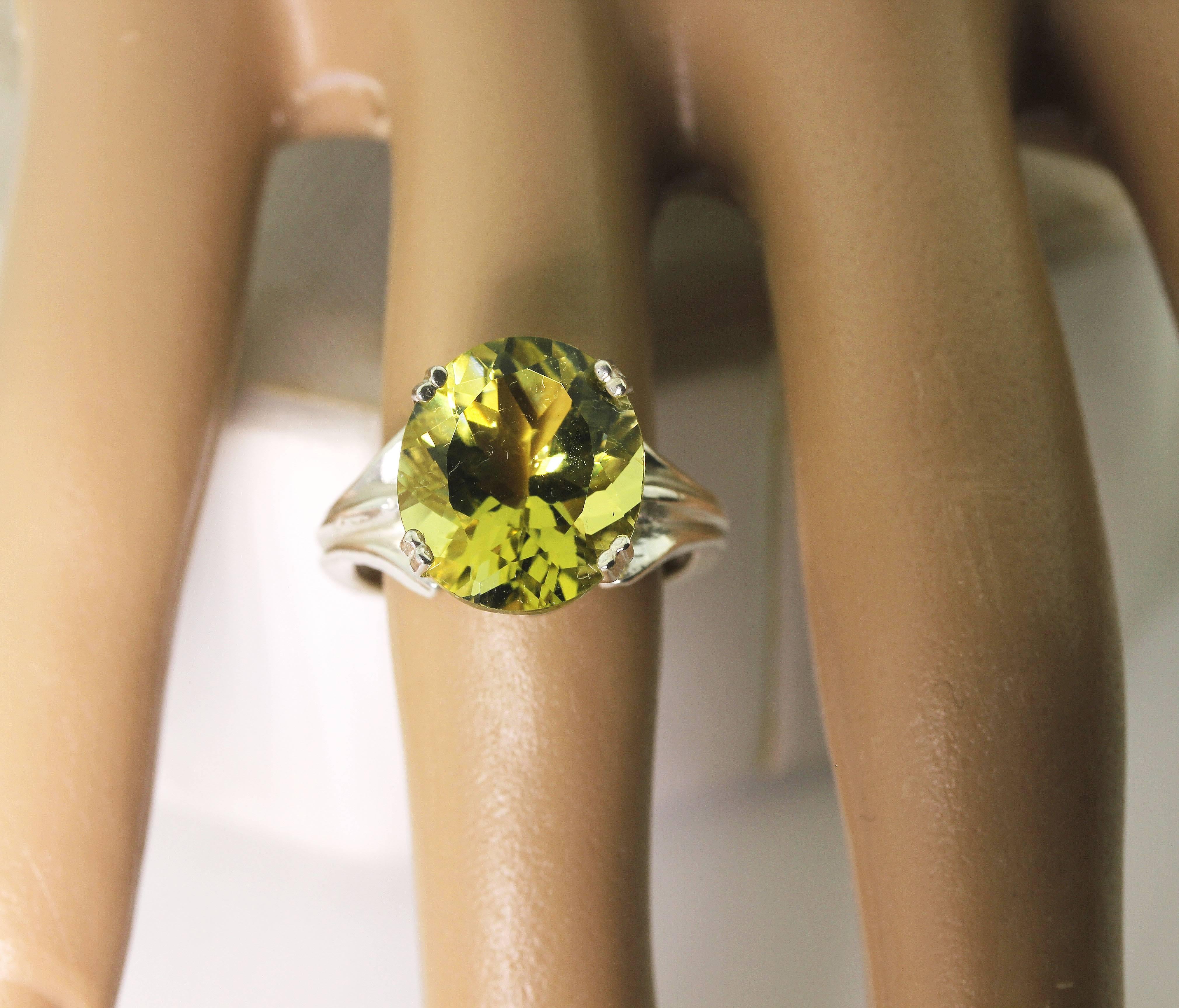 Unique 10 Carat Lemon Quartz Fashion Ring 3