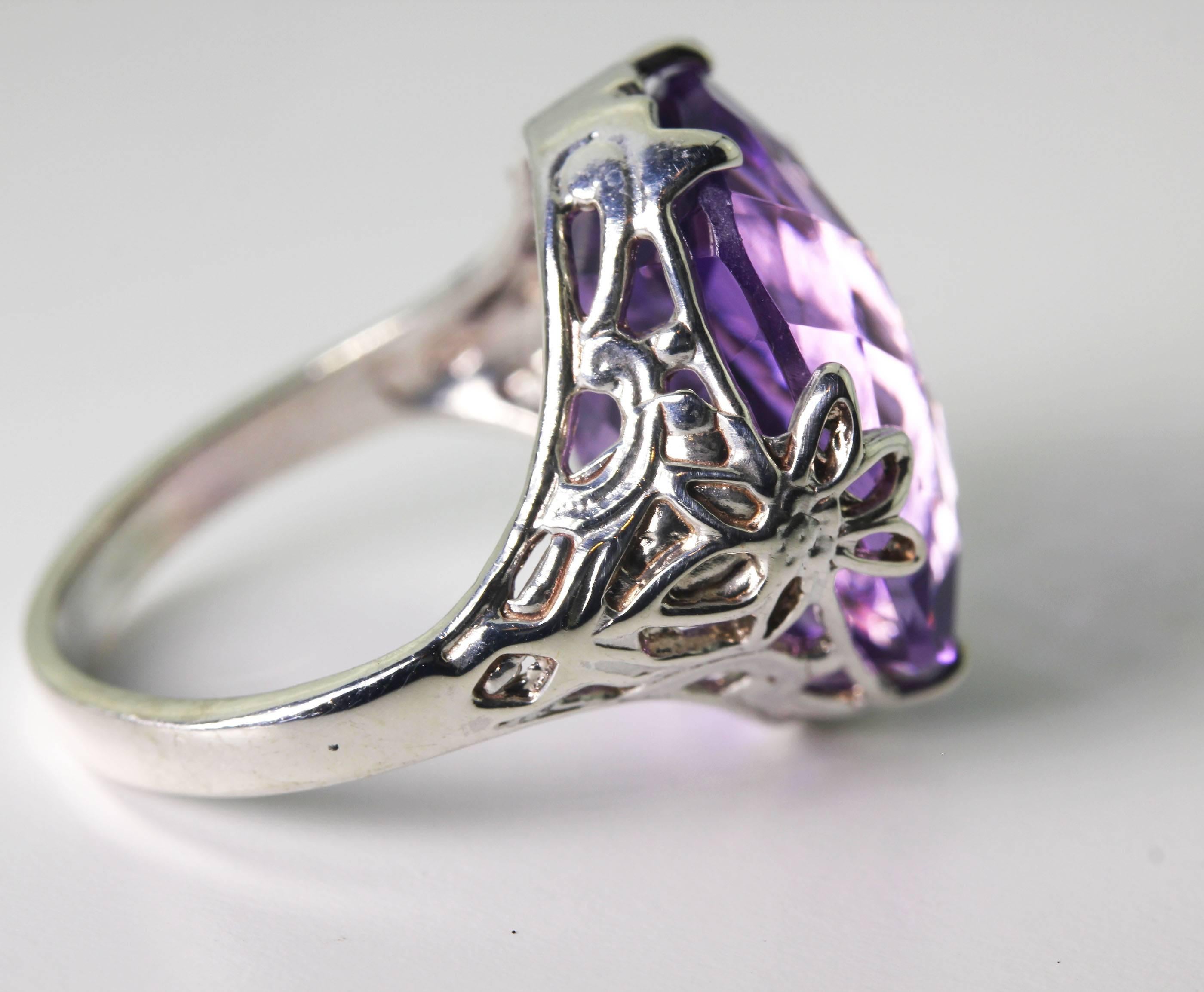 AJD Elegant Holliywood Inspired Large 9.5 Cts PurplyPink Amethyst Ring In New Condition In Raleigh, NC