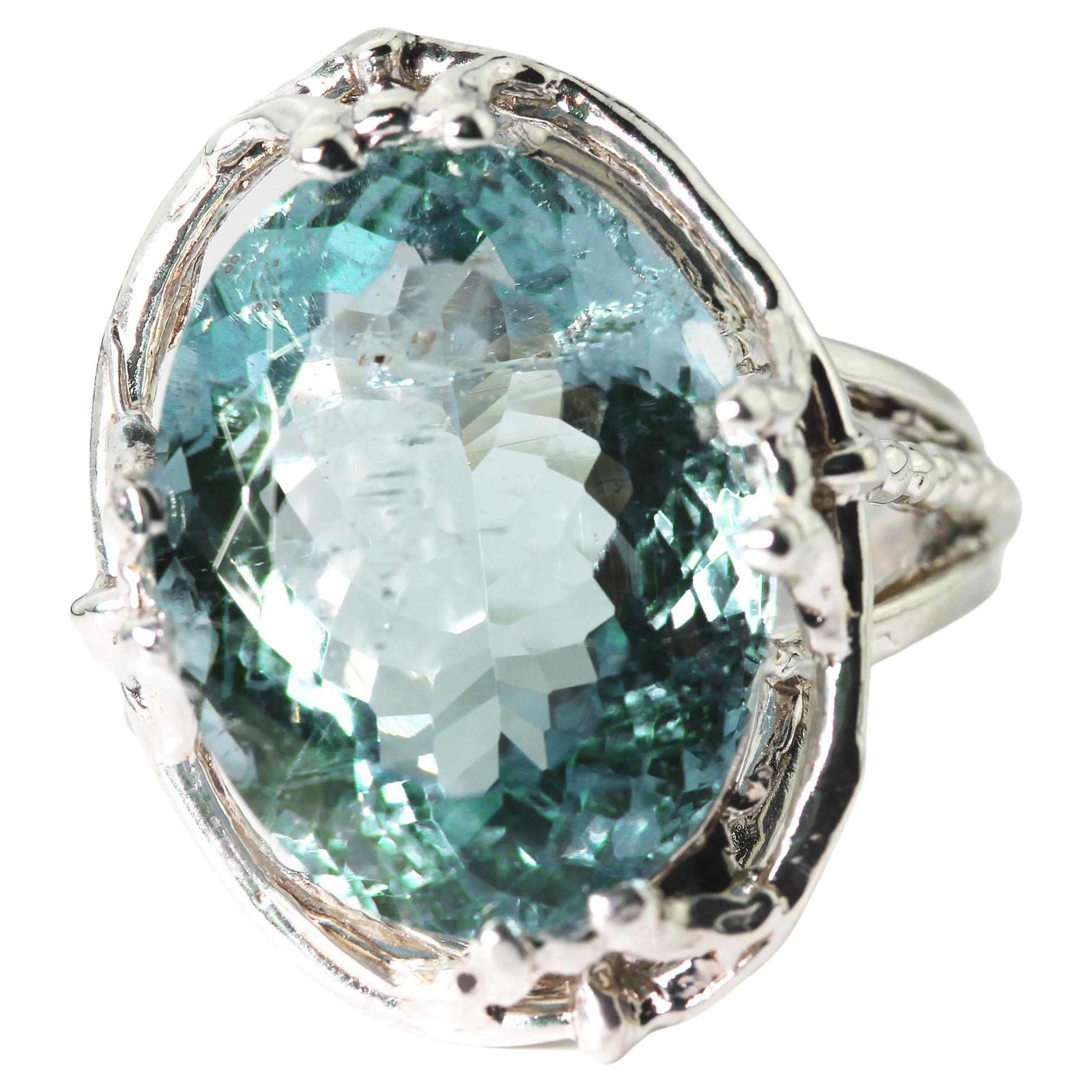 AJD Beautiful Glittering Real 8.18Cts BlueGreen Aquamarine Silver Ring For Sale