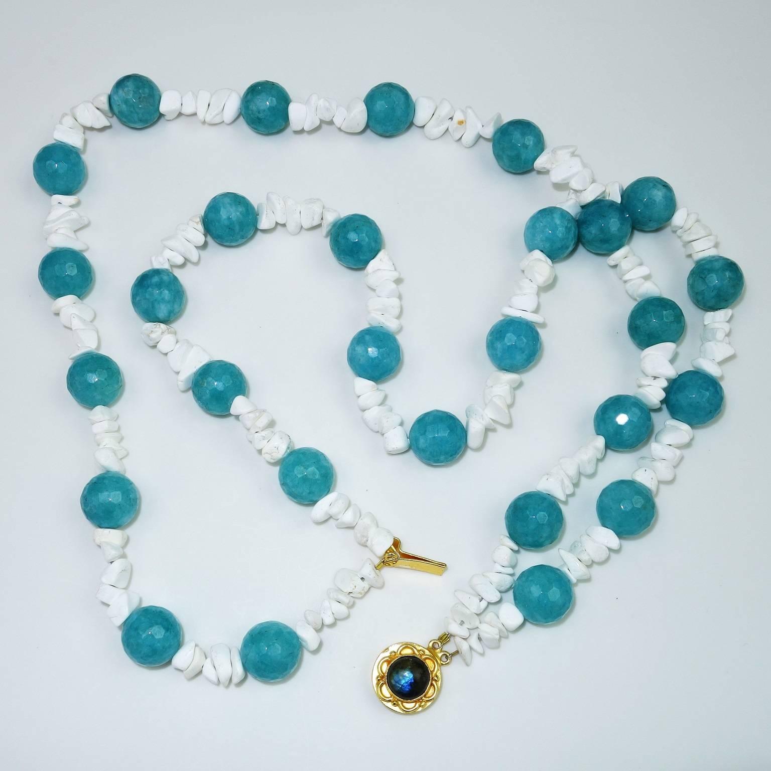 AJD 19 Inch Two Strands Blue Agate Balls and White Magnesite necklace  In New Condition In Raleigh, NC