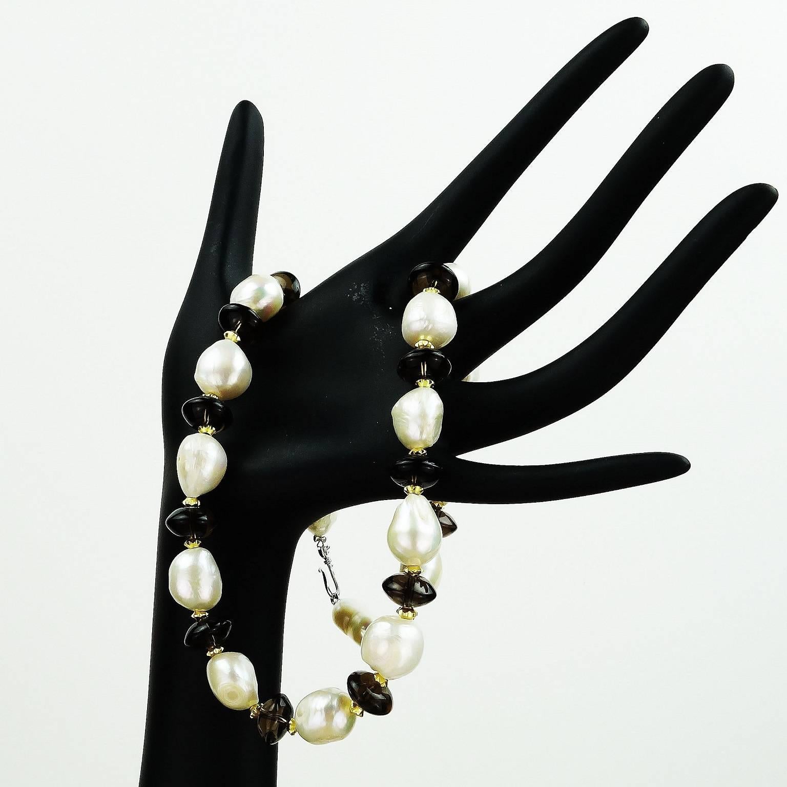 Gemjunky Classic Necklace of White Pearls and Smoky Quartz Rondelles In New Condition In Raleigh, NC