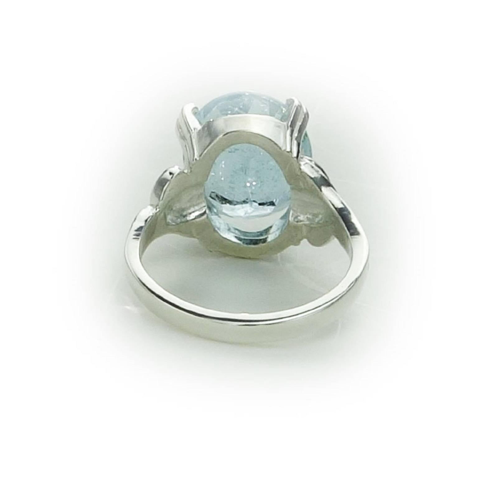 Oval Cut Oval Aquamarine in Sterling Silver Ring