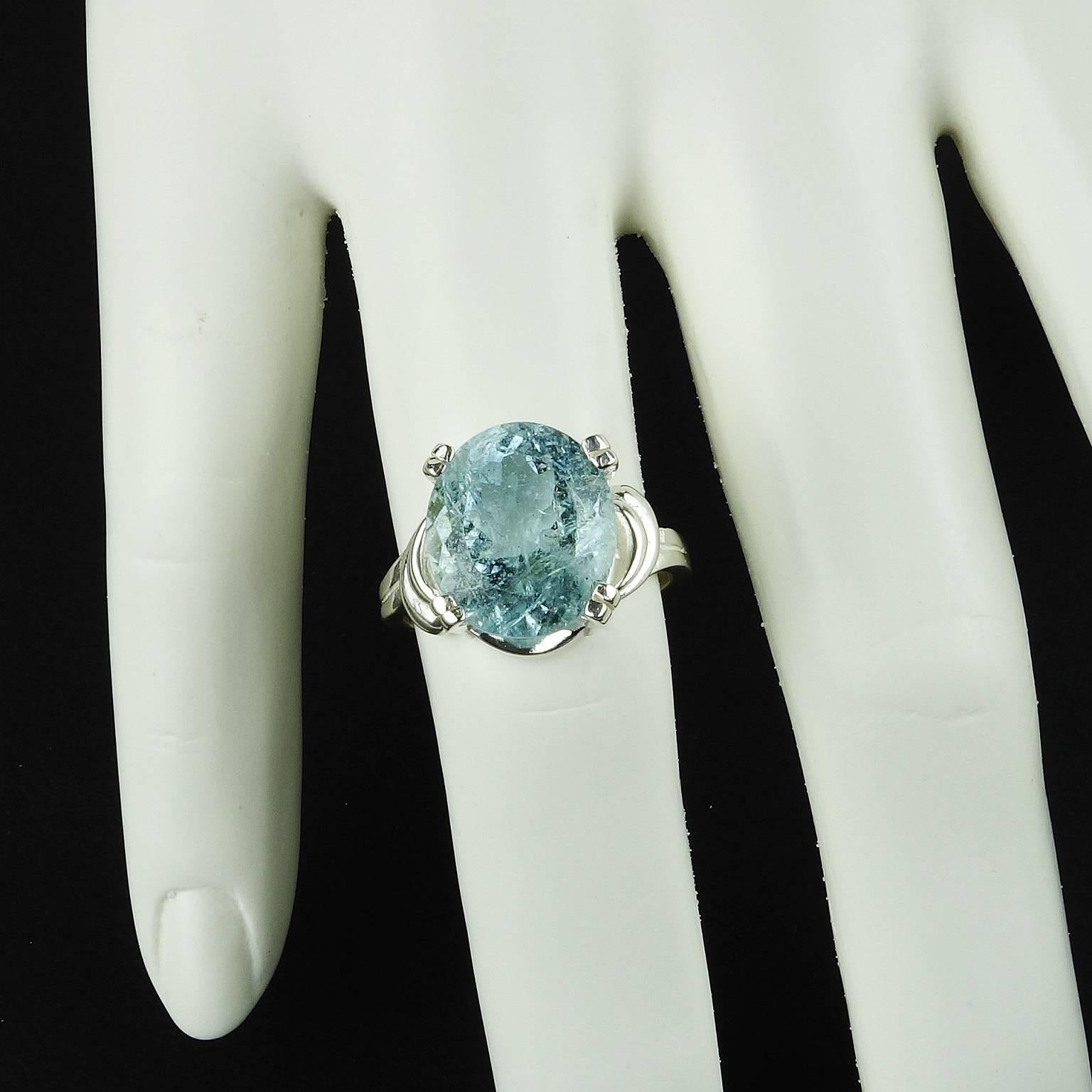 Oval Aquamarine in Sterling Silver Ring In Excellent Condition In Raleigh, NC