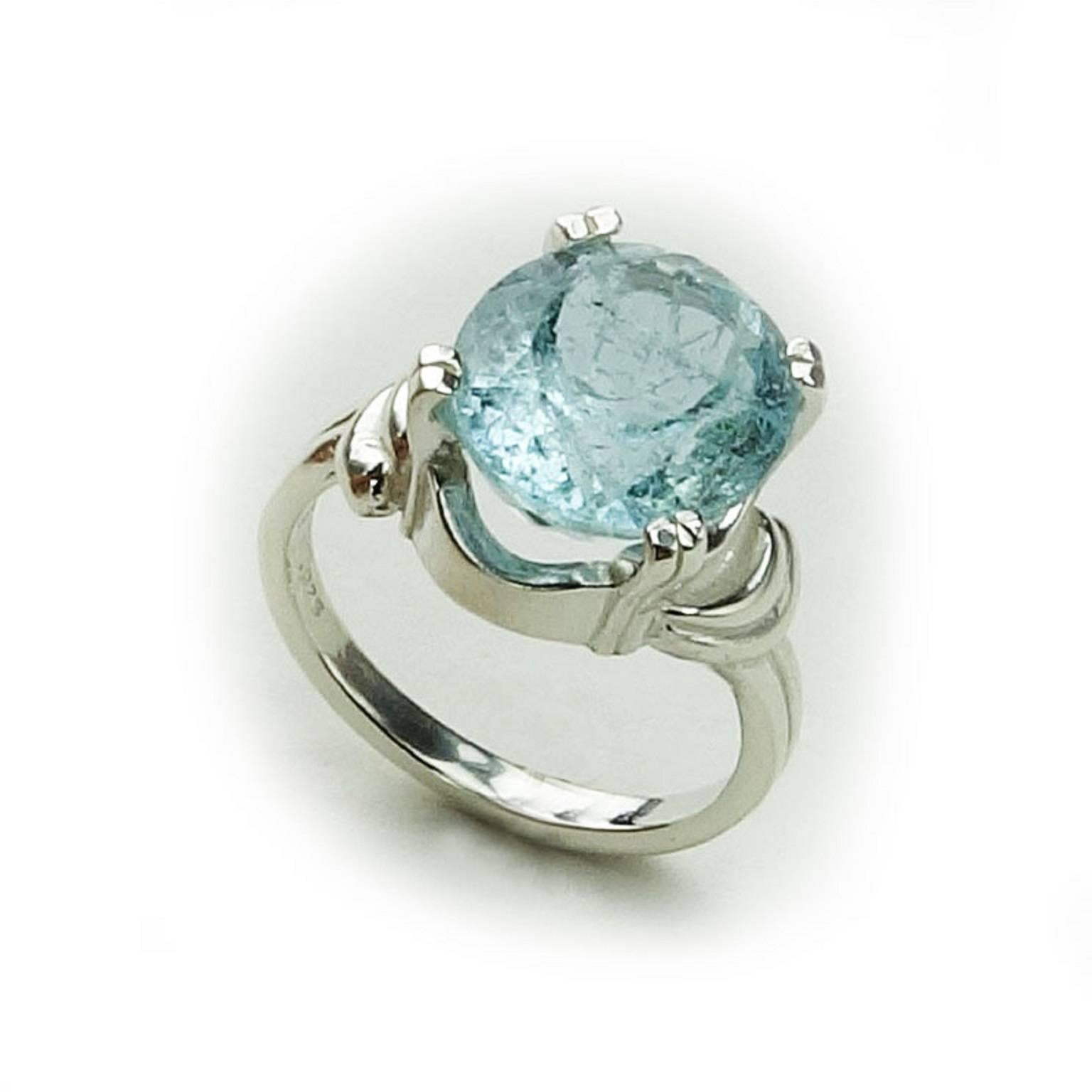 Women's Oval Aquamarine in Sterling Silver Ring