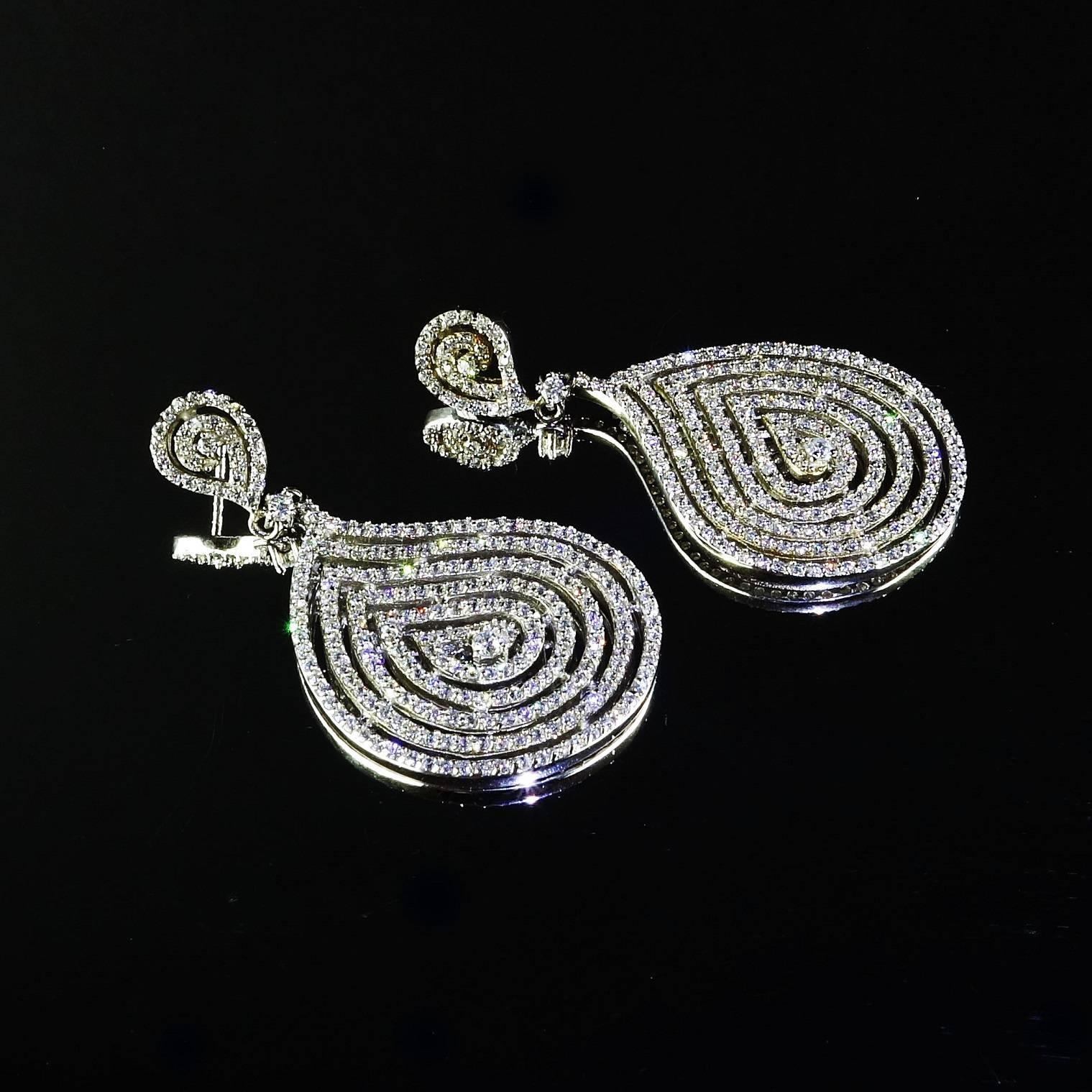Women's  Sparkling Dangling Silver Evening Earrings