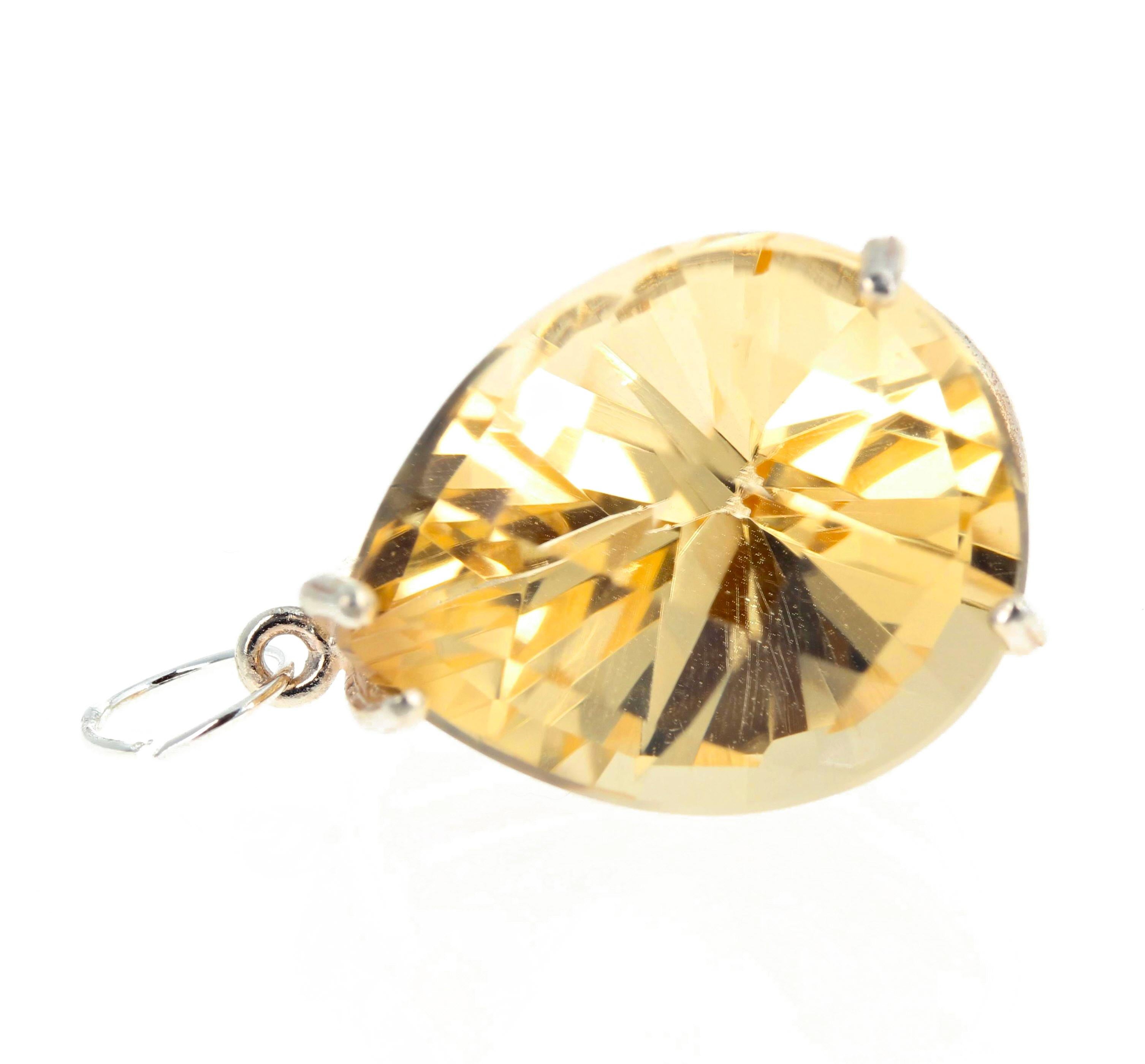 Pear Cut AJD Unique Elegant Glittering 10 Cts Lemon Quartz Sterling Silver Pendant For Sale