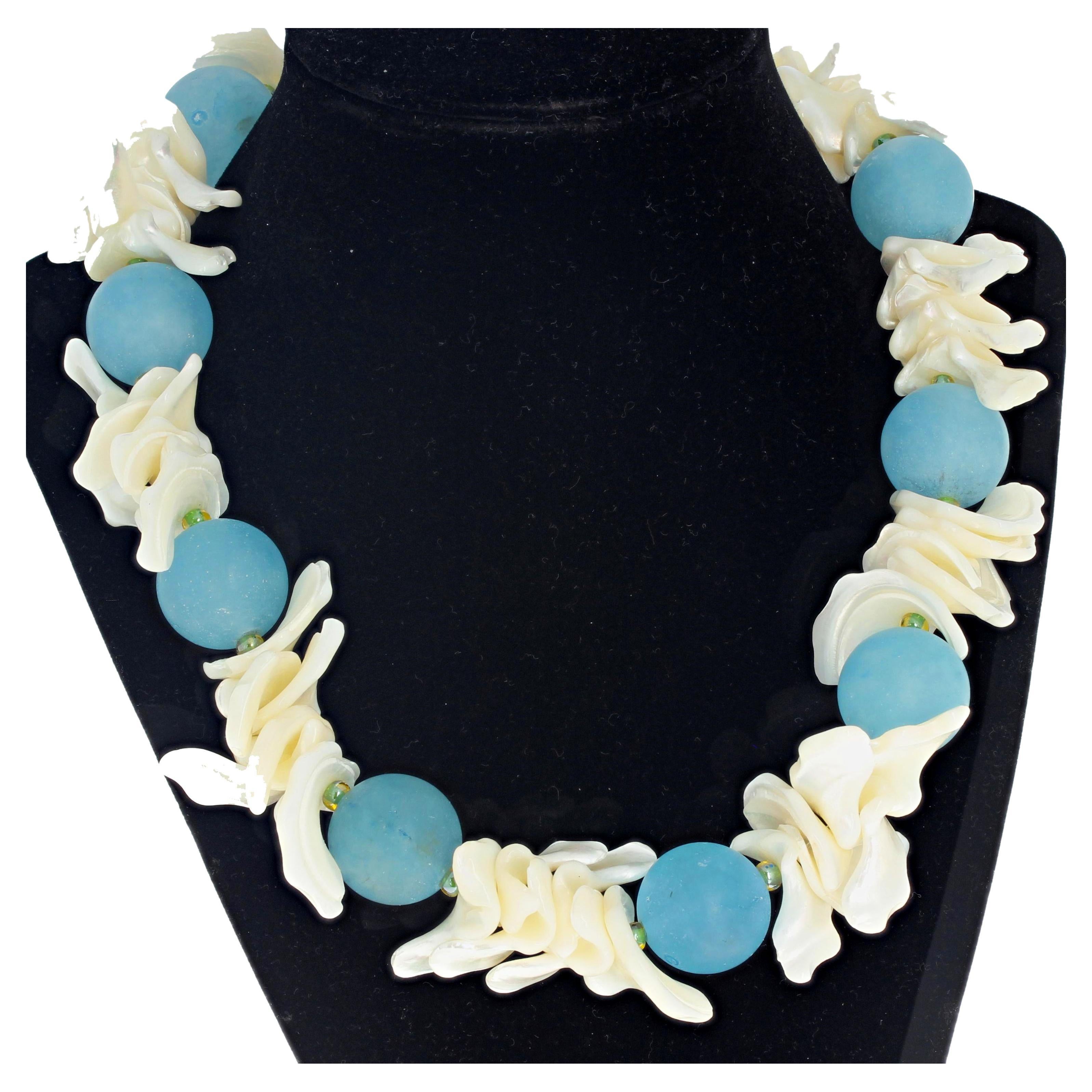 AJD Collana DRAMATIC Chic Nature REAL Aquamarines & Pearl Shell 18" in vendita
