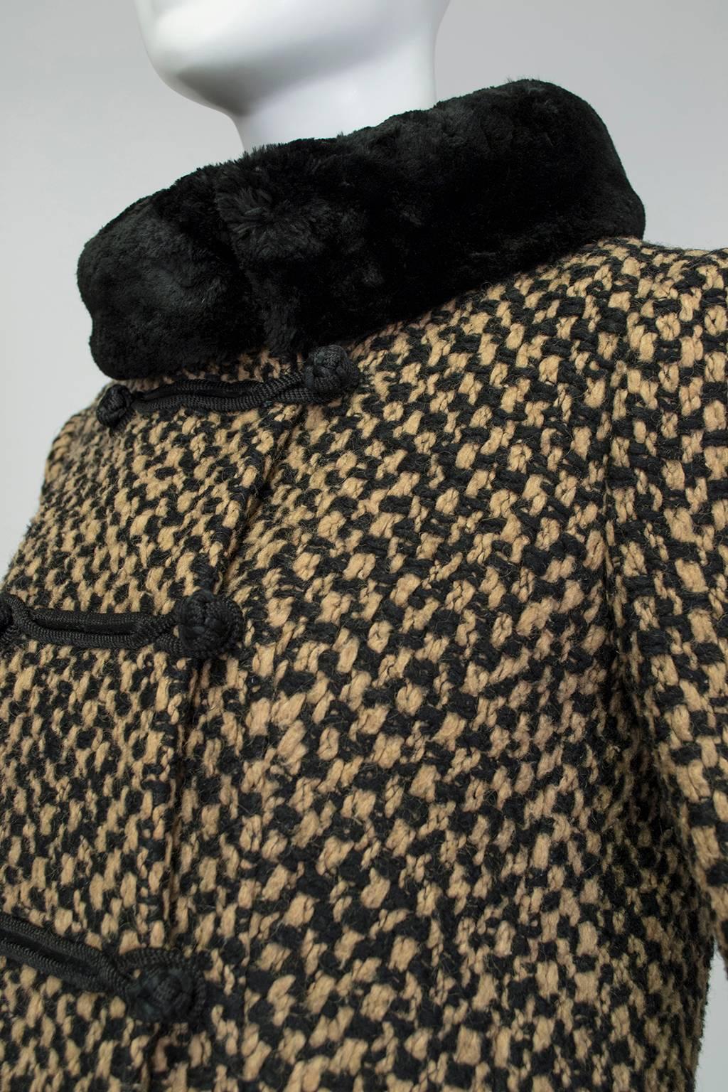 Brauner Tweed-Anzug mit Nerzbesatz und Stehkragen- S, 1960er Jahre Damen im Angebot