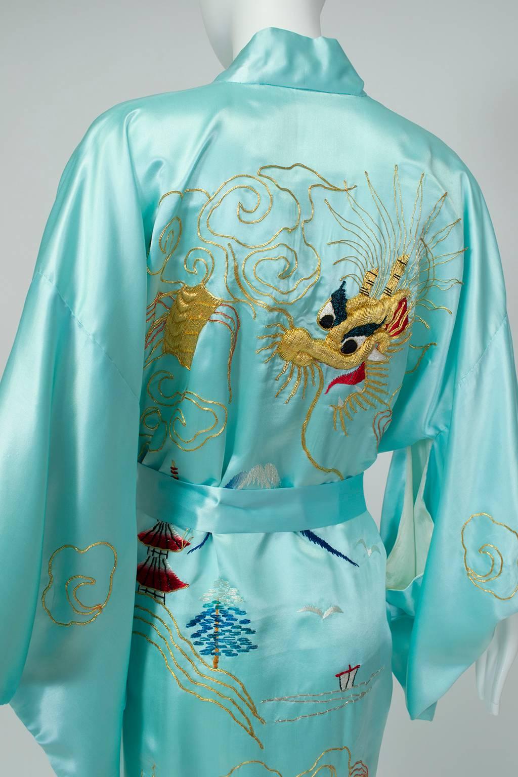 Korean War Dragon Kimono with Padded Goldwork Embroidery, 1950s In New Condition In Tucson, AZ