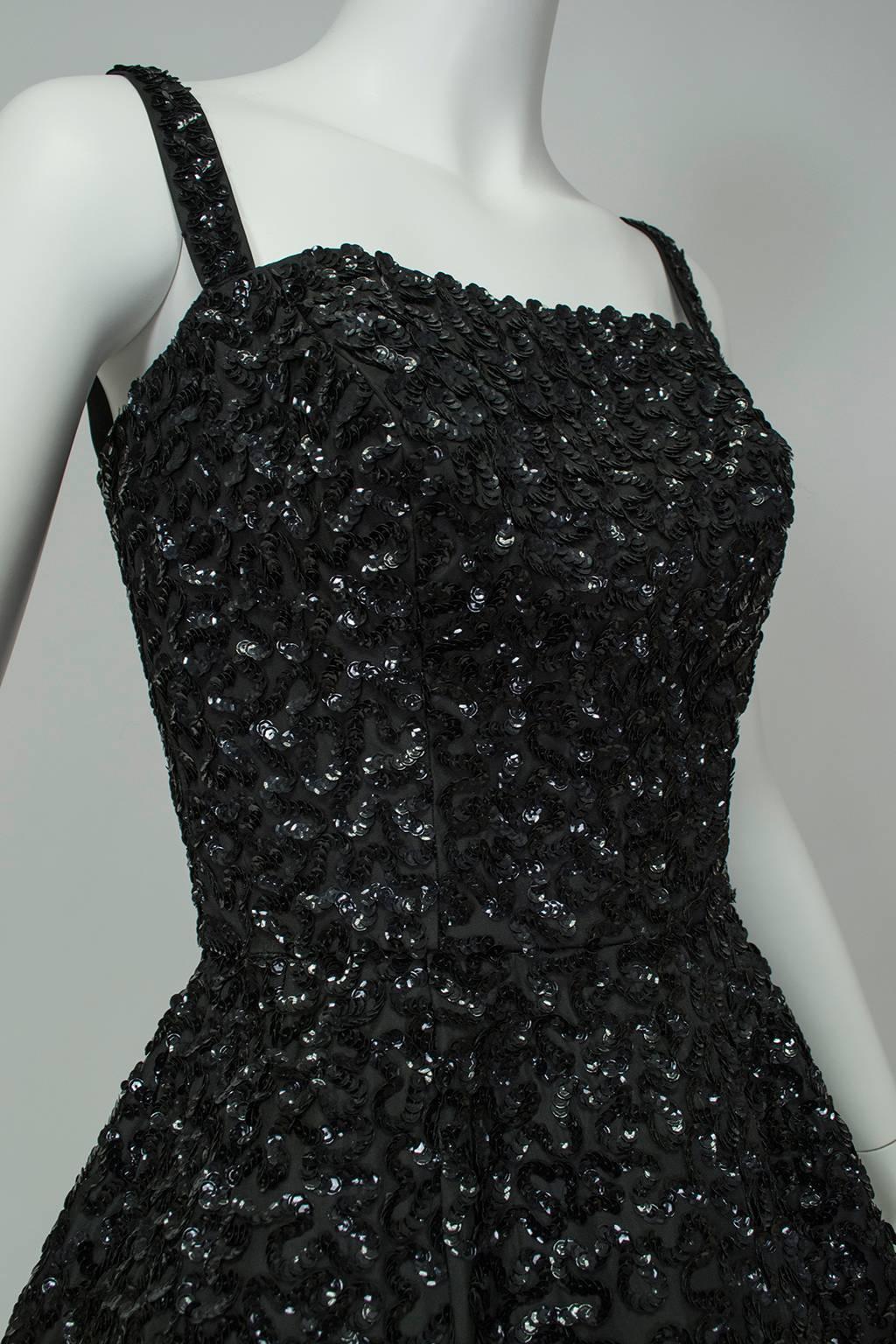 Schwarzes *Größe größer* Pavé Pailletten Starry Night Ärmelloses Kreiskleid - M, 1950er Jahre Damen im Angebot