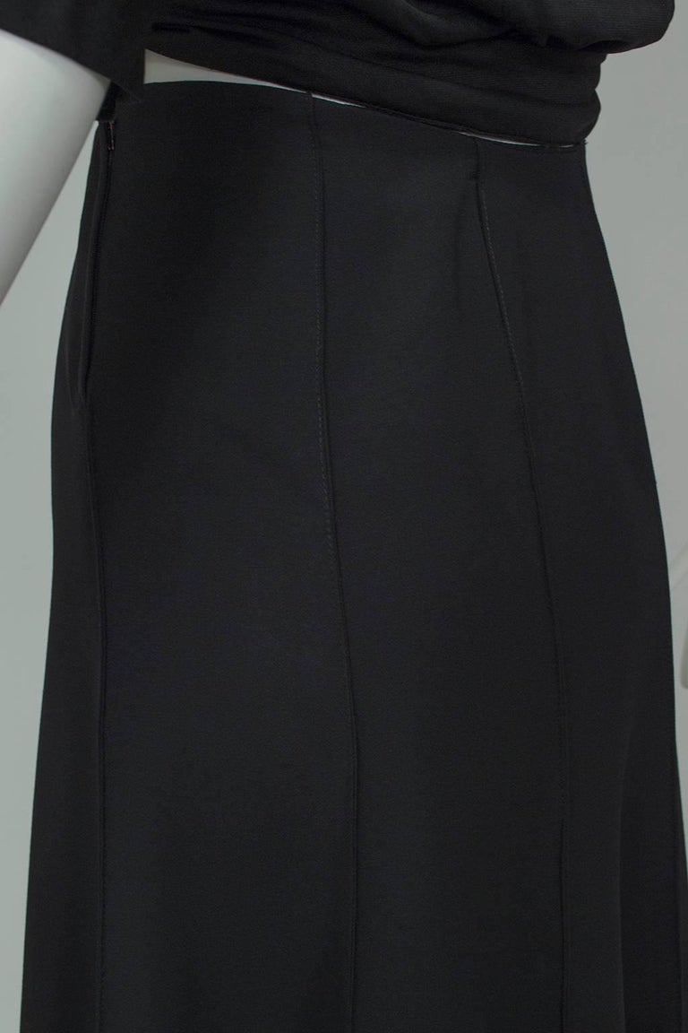 Valentino Minimalist Black Gabardine Gored Midi Trumpet Skirt - M-L ...