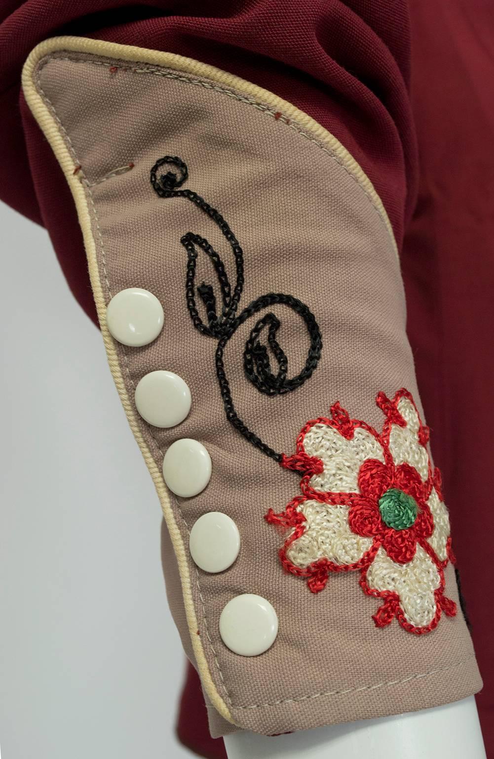 J Bar S Maroon Embroidered Gabardine Western Cowboy Shirt - size S-M, 1940s In Good Condition In Tucson, AZ