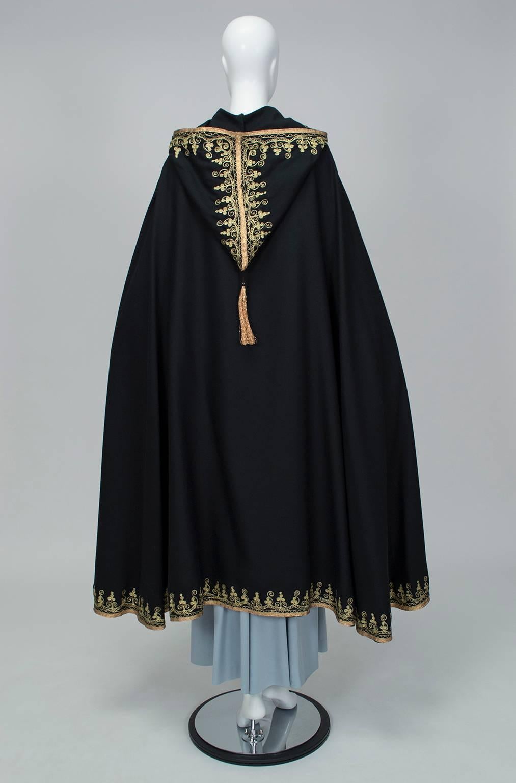 moroccan hooded cloak