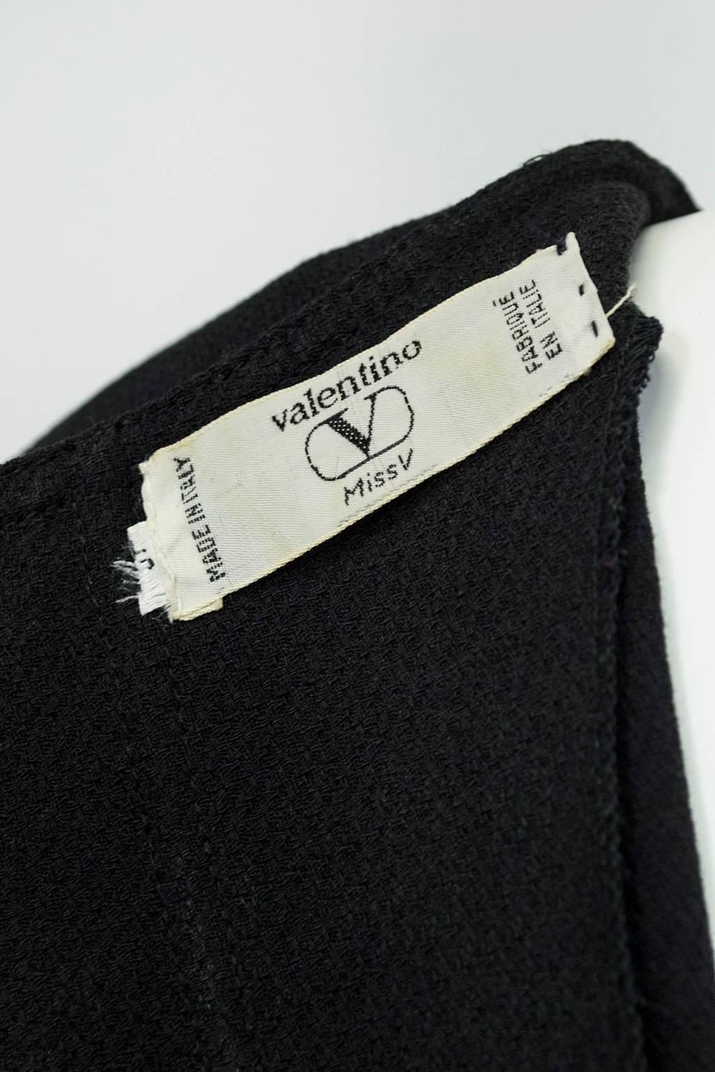 Valentino Black Long Sleeve Crêpe Back-Button Peplum Shift Dress - L, 1980s For Sale 2