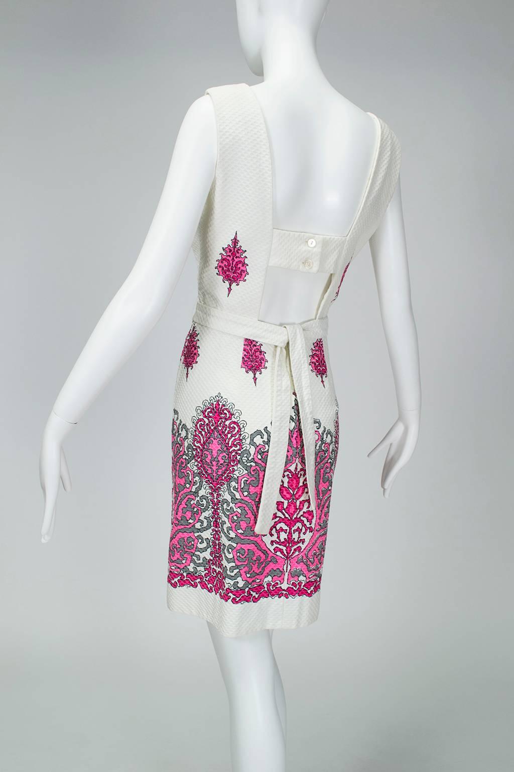 Rückenfreies Fuchsia-Minikleid mit Shambala-Muster von Alfred Shaheen - Small-Med, 1960er Jahre Damen im Angebot