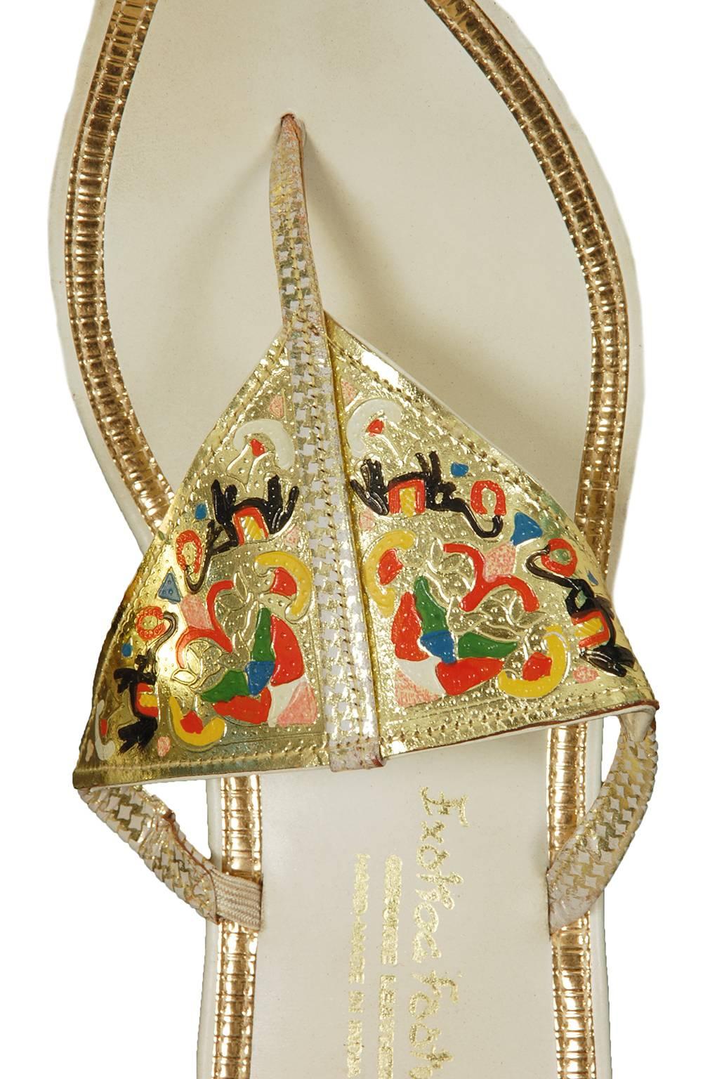 Sandales longues à bout plat persanes peintes à la main, jamais portées, taille US 9, années 1950 Pour femmes en vente
