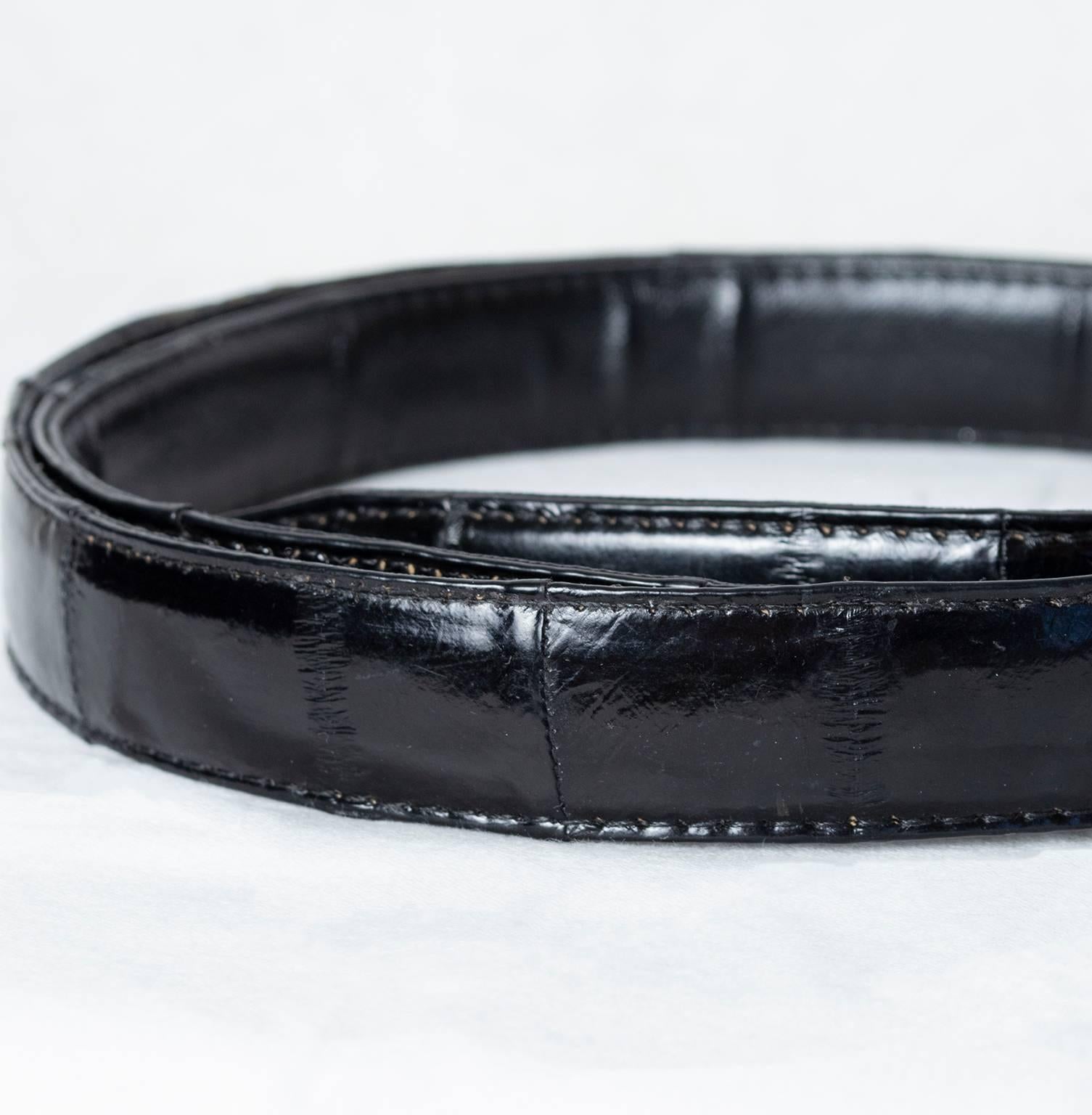 Men's Black Eelskin Leather Belt with Goldtone Buckle - US 40, 1980s In Good Condition For Sale In Tucson, AZ