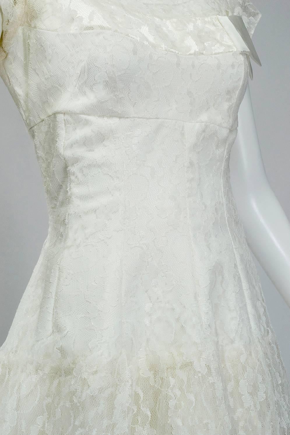 Ivory Lace Drop-Waist Wedding Gown with Bateau Neck - XS, 1950s For Sale 3
