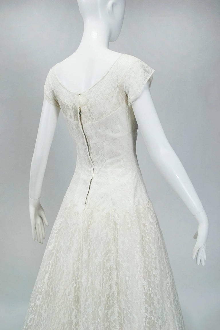 Ivory Lace Drop-Waist Wedding Gown with Bateau Neck - XS, 1950s For Sale 1