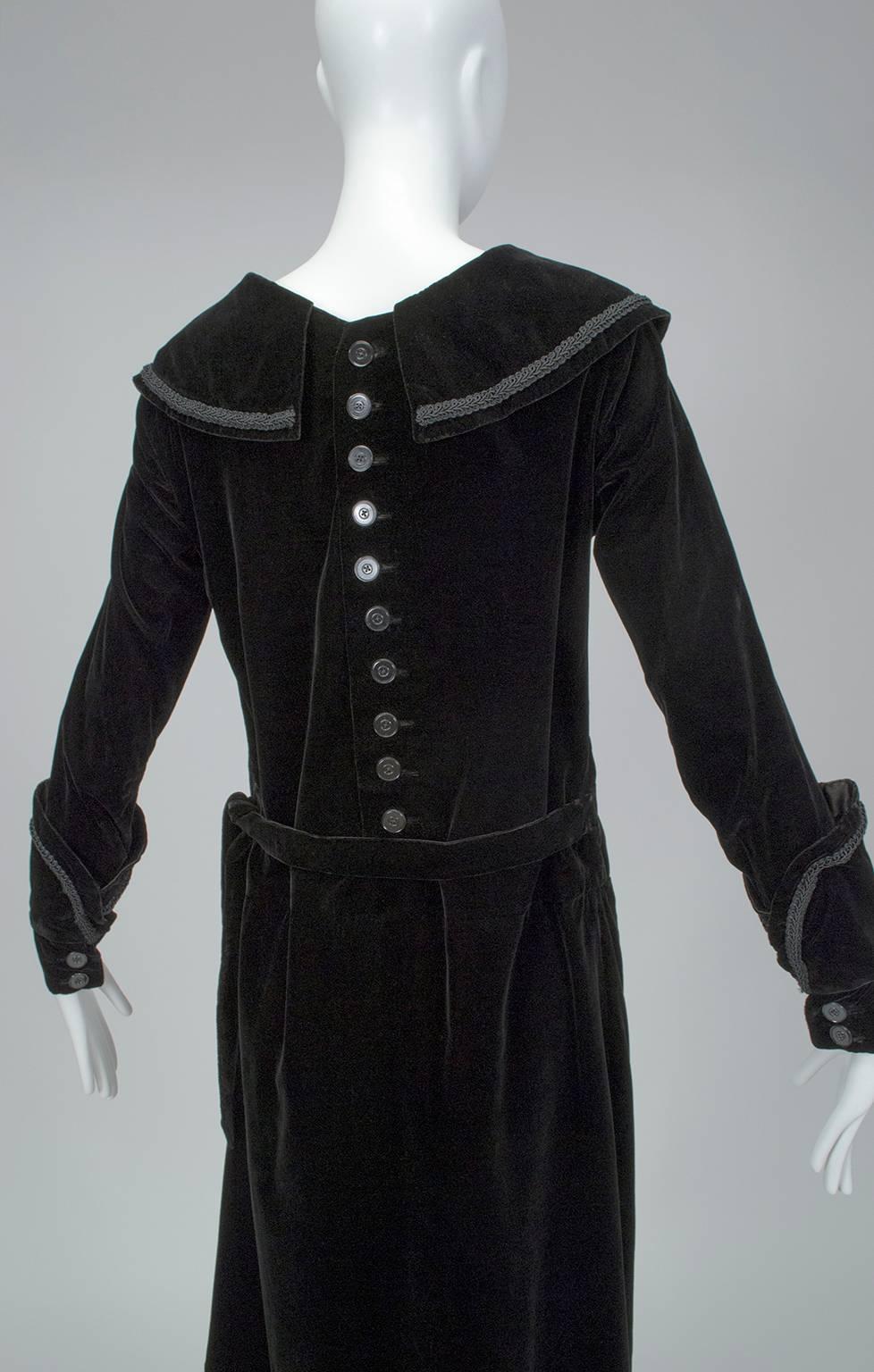 Robe de jour Art déco en velours noir Bonwit TELLER Modesty Ladies' Maid - S, 1930s Pour femmes en vente
