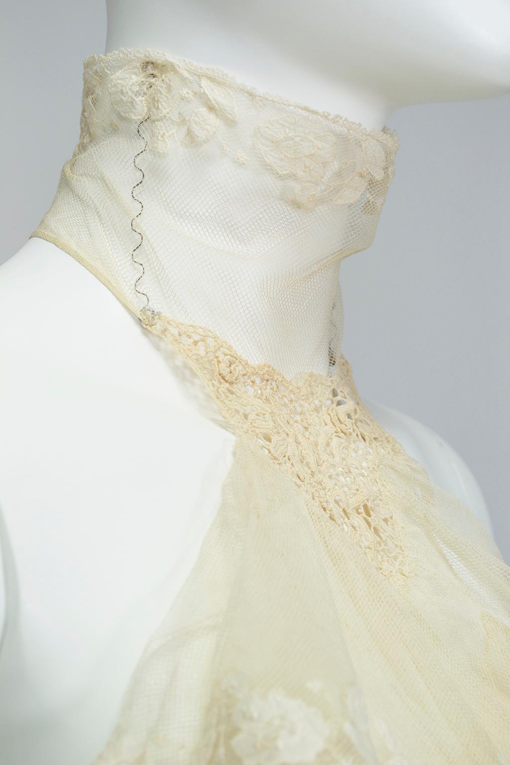 Beige Scottish Highland Victorian Bib Jabot, 1890s