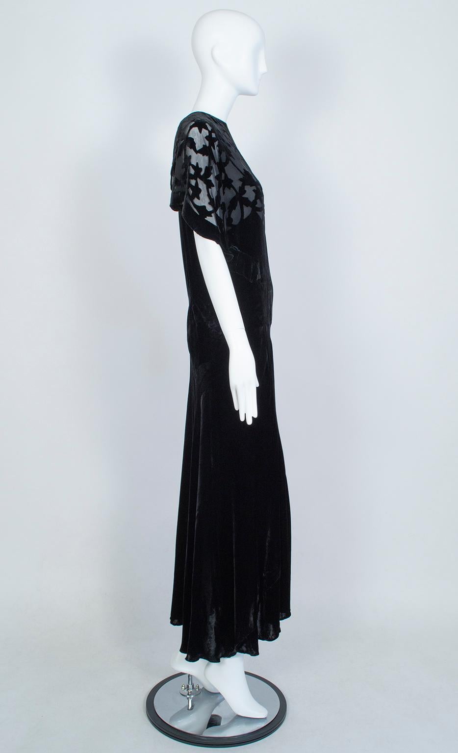 black velvet gown styles