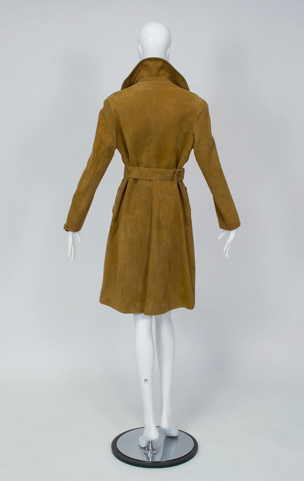 Bohemian Caramel Suede Zip Pocket Trench Coat, 1970s In Good Condition In Tucson, AZ