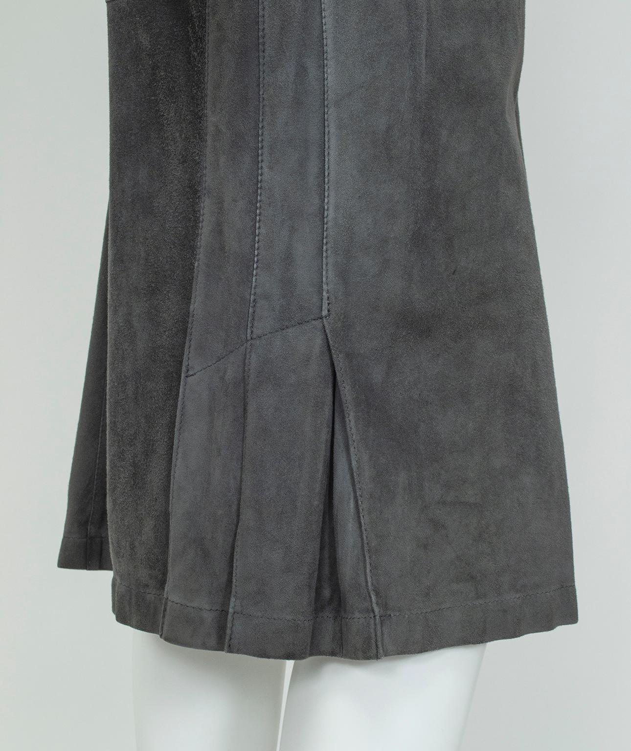 Minimalistischer minimalistischer Gianfranco Ferré Midi-Trompetenrock aus grauem Wildleder in Anthrazit - S, 1980er Jahre im Angebot 3