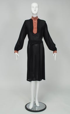 Black Crêpe Shirtwaist Dress w Coral Ottoman Crochet Mandarin Placket - M, 1940s