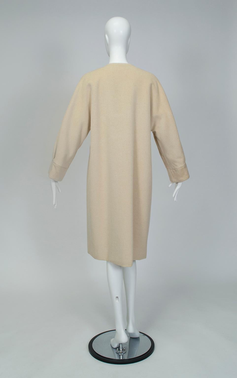 Beige Bud Kilpatrick Cashmere Coat with Nacre Buttons, 1950s