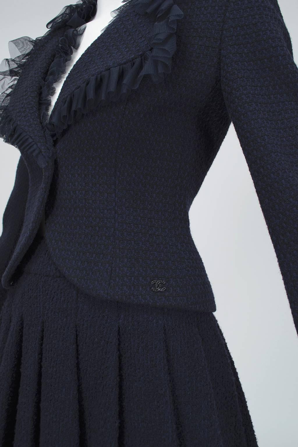 Chanel Cruise Navy Wool Bouclé Tutu Skirt Suit, 2002 In Excellent Condition In Tucson, AZ