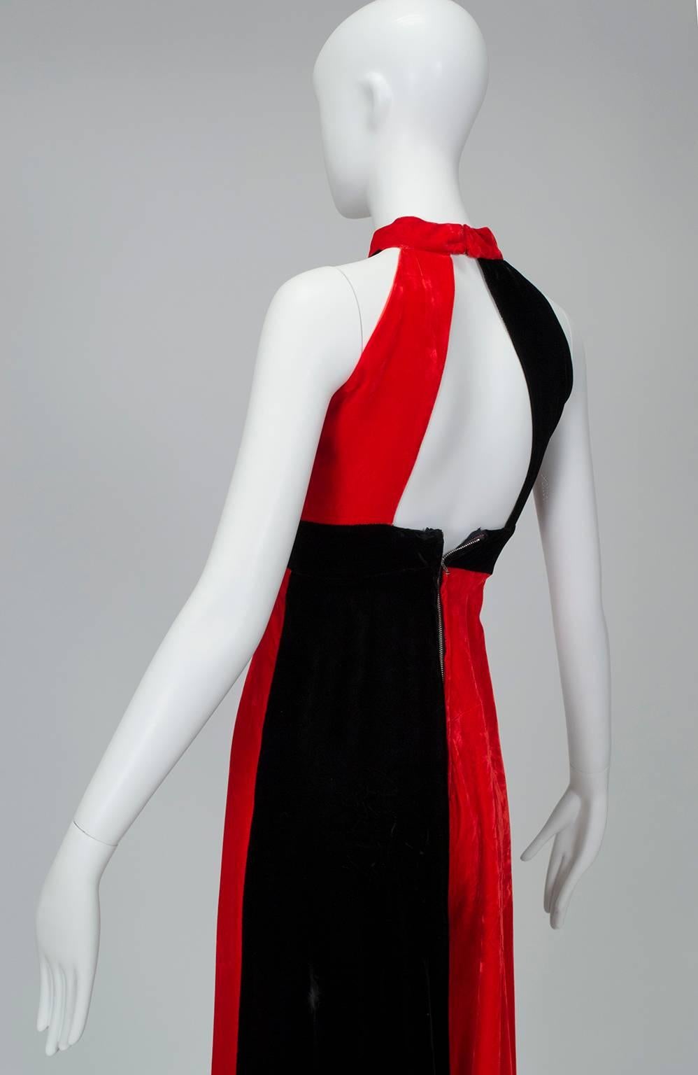 Frederick's Red and Black Harley Quinn Velvet Halter Romper Jumpsuit- XXS, 1960s In Good Condition In Tucson, AZ