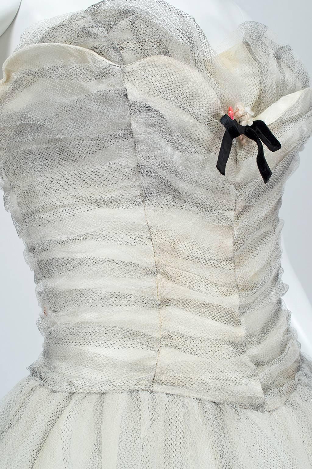 Parlsienne Coquette New Look Robe de soirée sans bretelles en tulle noir et blanc - S, 1950s Pour femmes en vente
