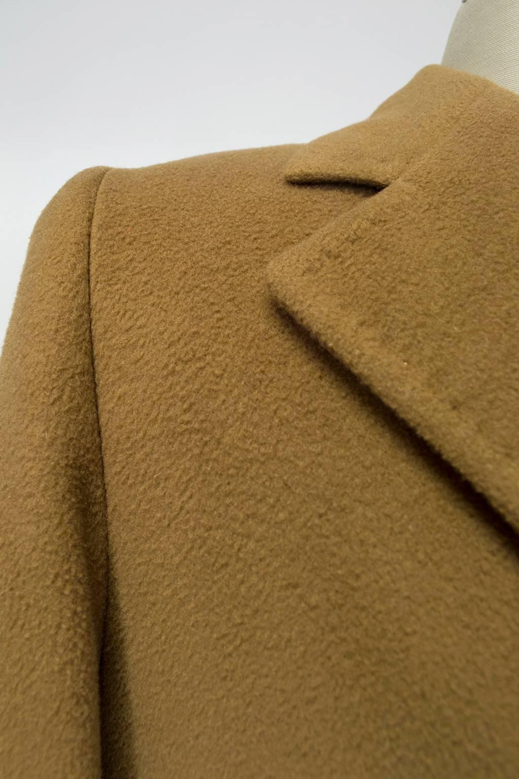 Men’s Minimalist Camel, Mink and Mongolian Cashmere 3-Button Topcoat - 40R, 1969 In Good Condition For Sale In Tucson, AZ