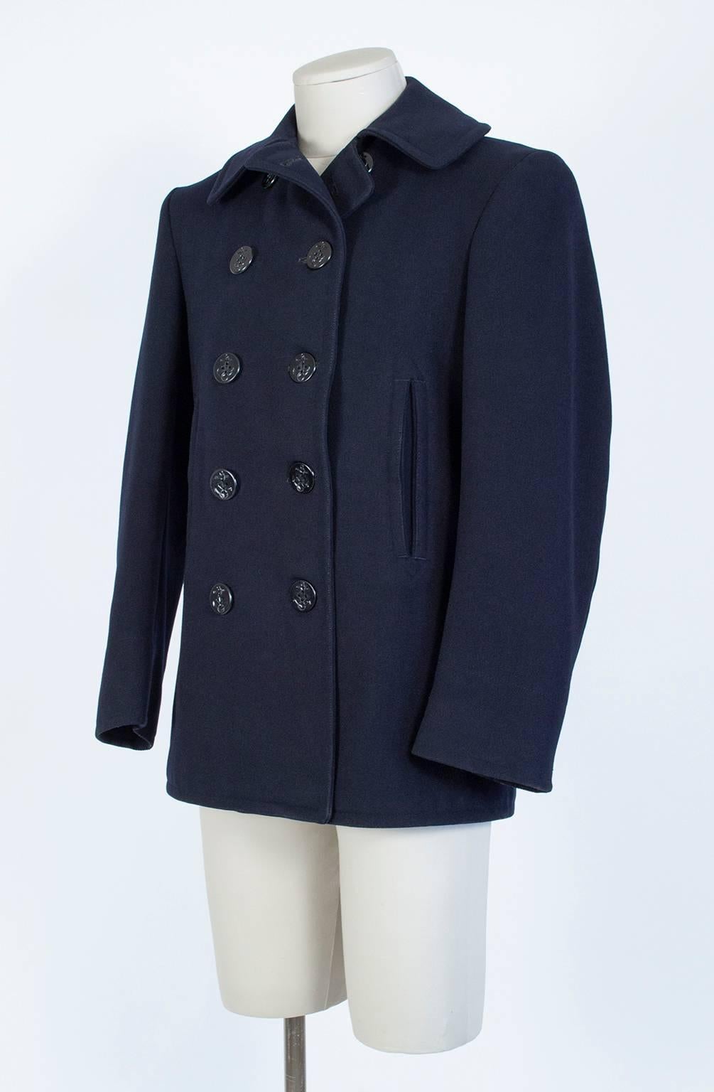 Like its cousin the trench coat, the pea coat enjoys military origins but its style and practicality have made it a civilian wardrobe staple. Slimmer in cut than its modern counterparts, this WWII version is also made of rare 32 oz Kersey wool, the