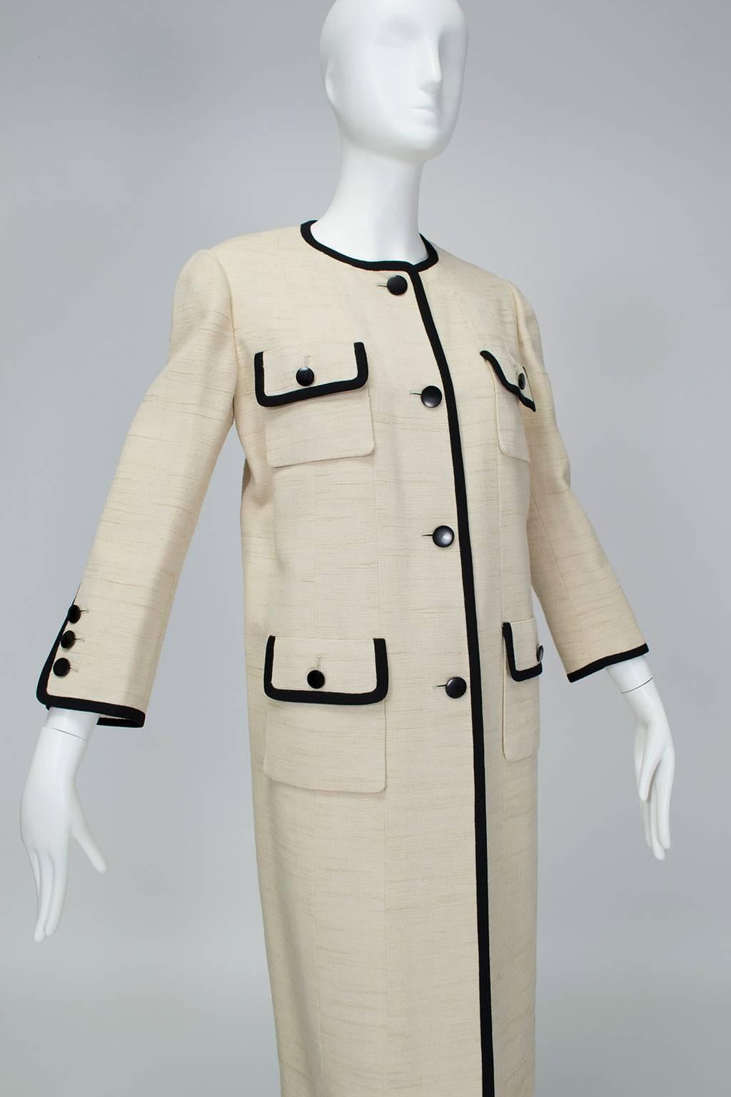 Traina-Norell Mod Elfenbein ¾ Mantel mit kontrastierenden Paspeln - Medium, 1950s im Zustand „Gut“ im Angebot in Tucson, AZ