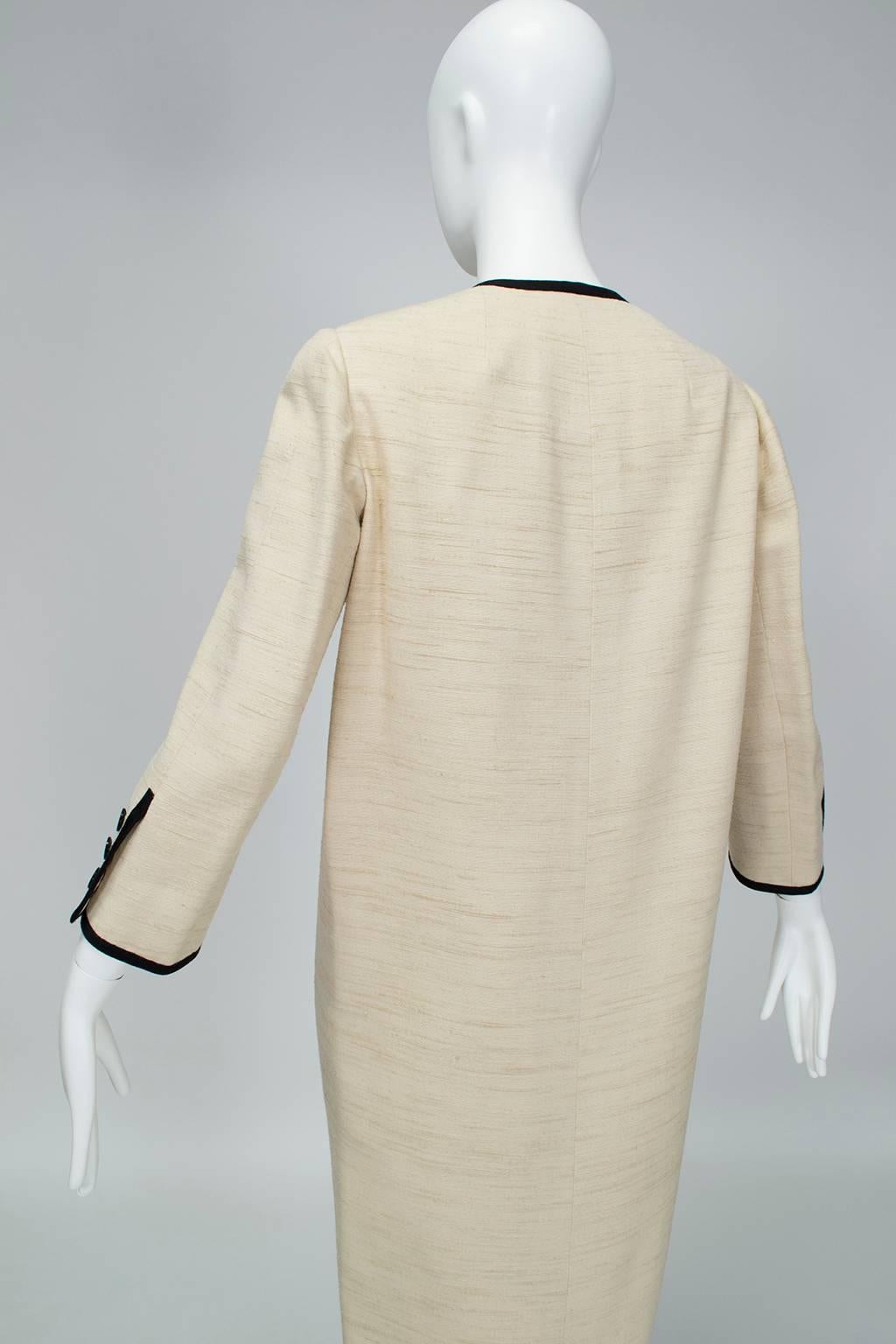 Beige Traina-Norell Mod Ivory ¾ Coat with Contrast Piping - Medium, 1950s For Sale