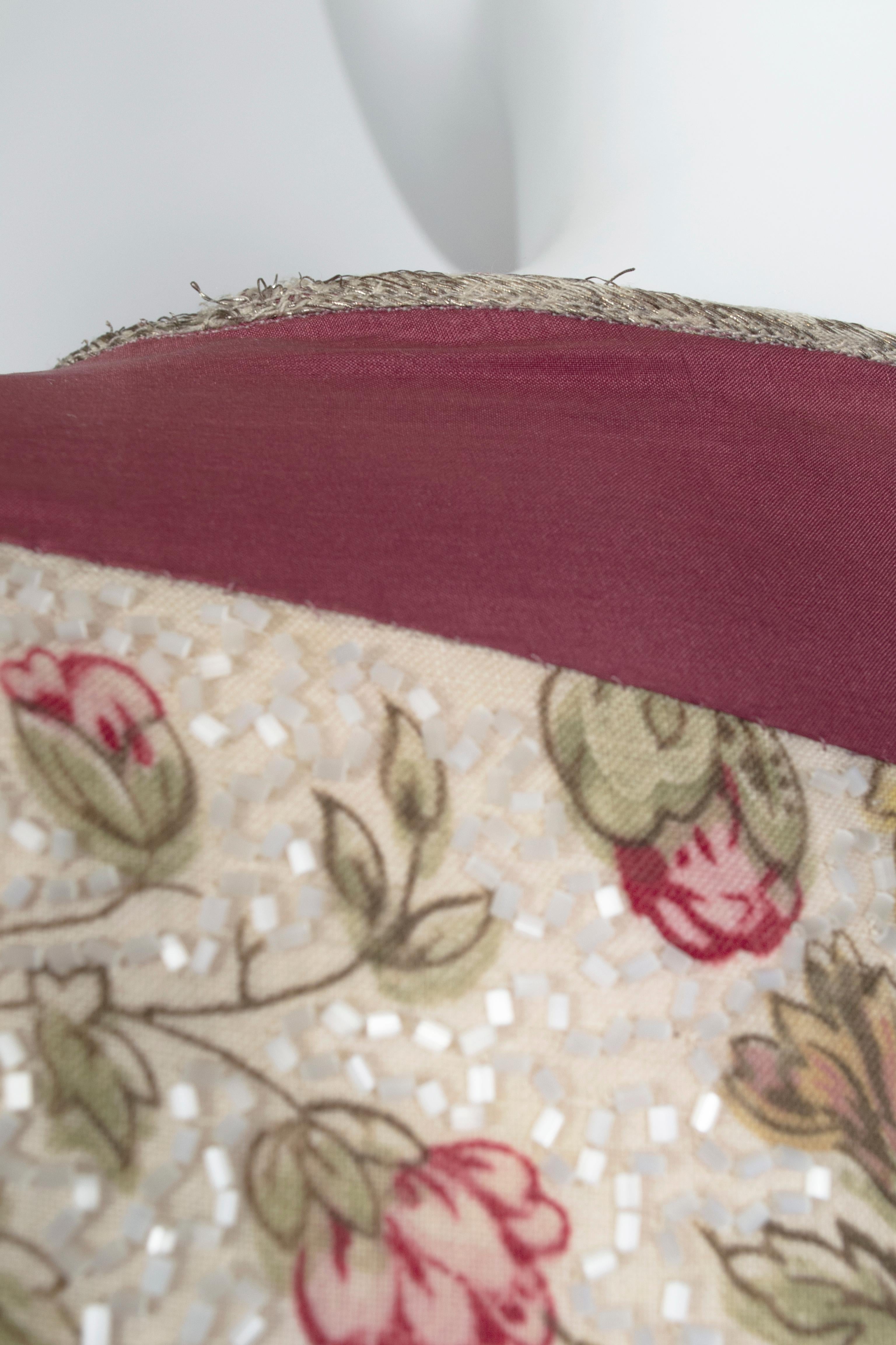 Robe sans manches à fleurs prunes en perles de verre avec passepoil doré, taille M, années 1920 en vente 5