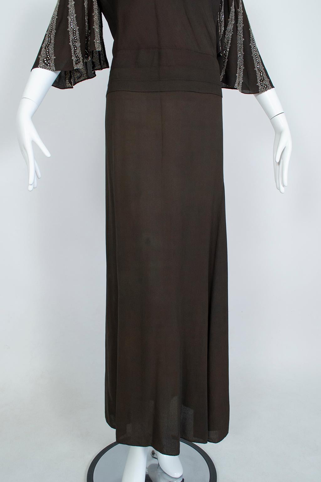 Brown Regency Silk Crêpe Kimono Gown with Crystal Batwing Sleeves - Med, 1930s In Good Condition For Sale In Tucson, AZ