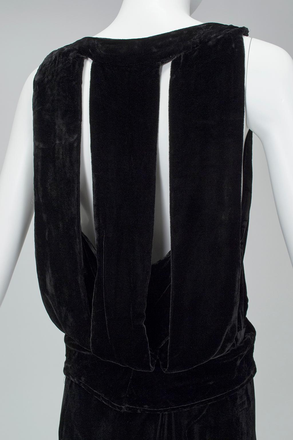 Art Deco Black Silk Velvet Slash-Back Ribbon Peplos Gown - S, late 1920s 1