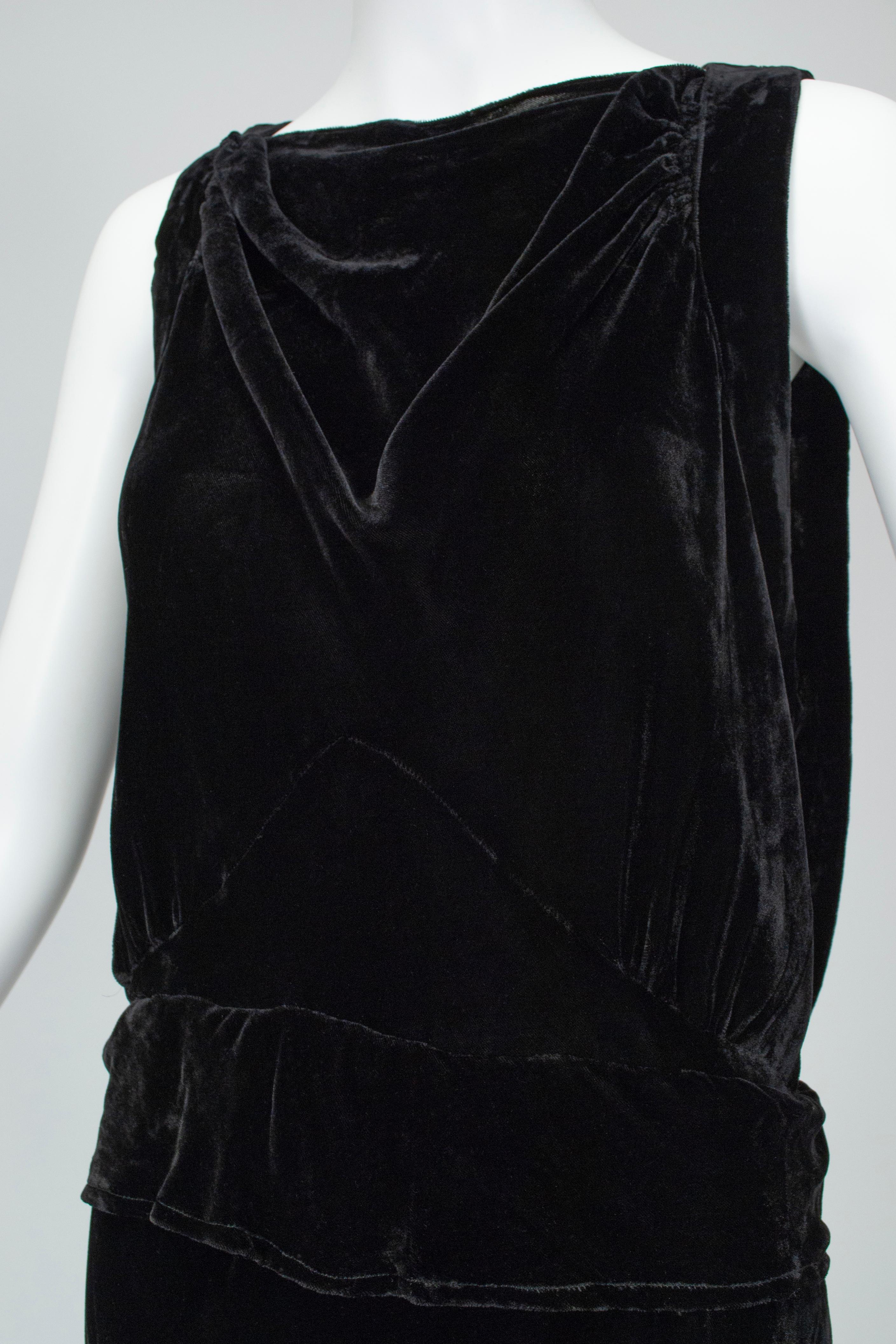 Art Deco Black Silk Velvet Slash-Back Ribbon Peplos Gown - S, late 1920s 2