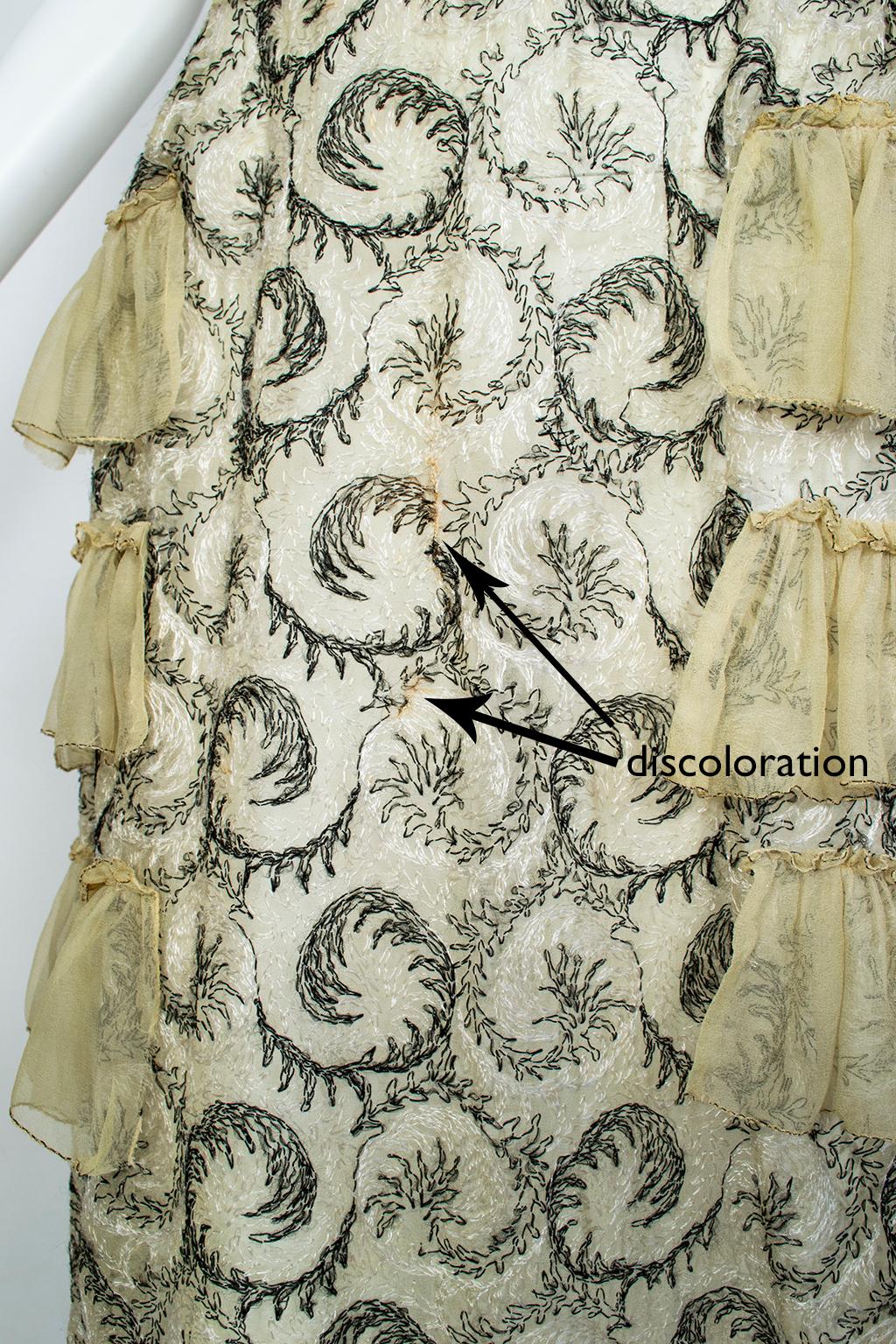 Chartreuse Edwardian Chiffon Robe de Style with Scrolling Embroidery - XS, 1910s For Sale 6