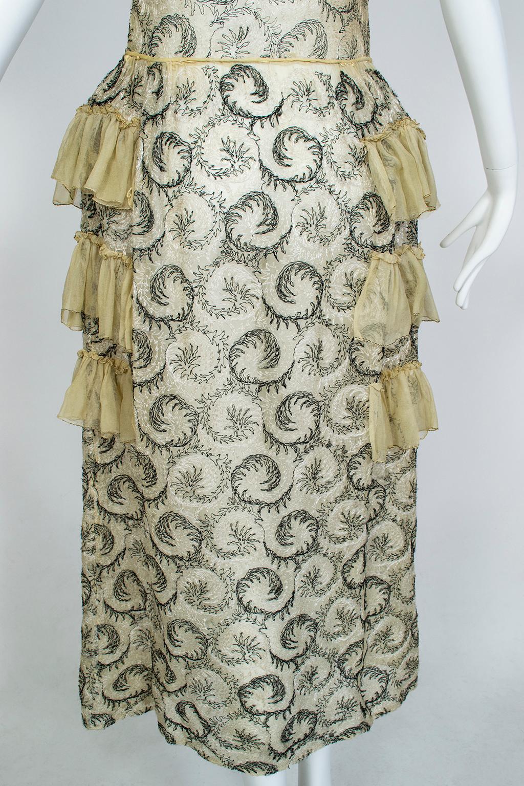 Women's Chartreuse Edwardian Chiffon Robe de Style with Scrolling Embroidery - XS, 1910s For Sale